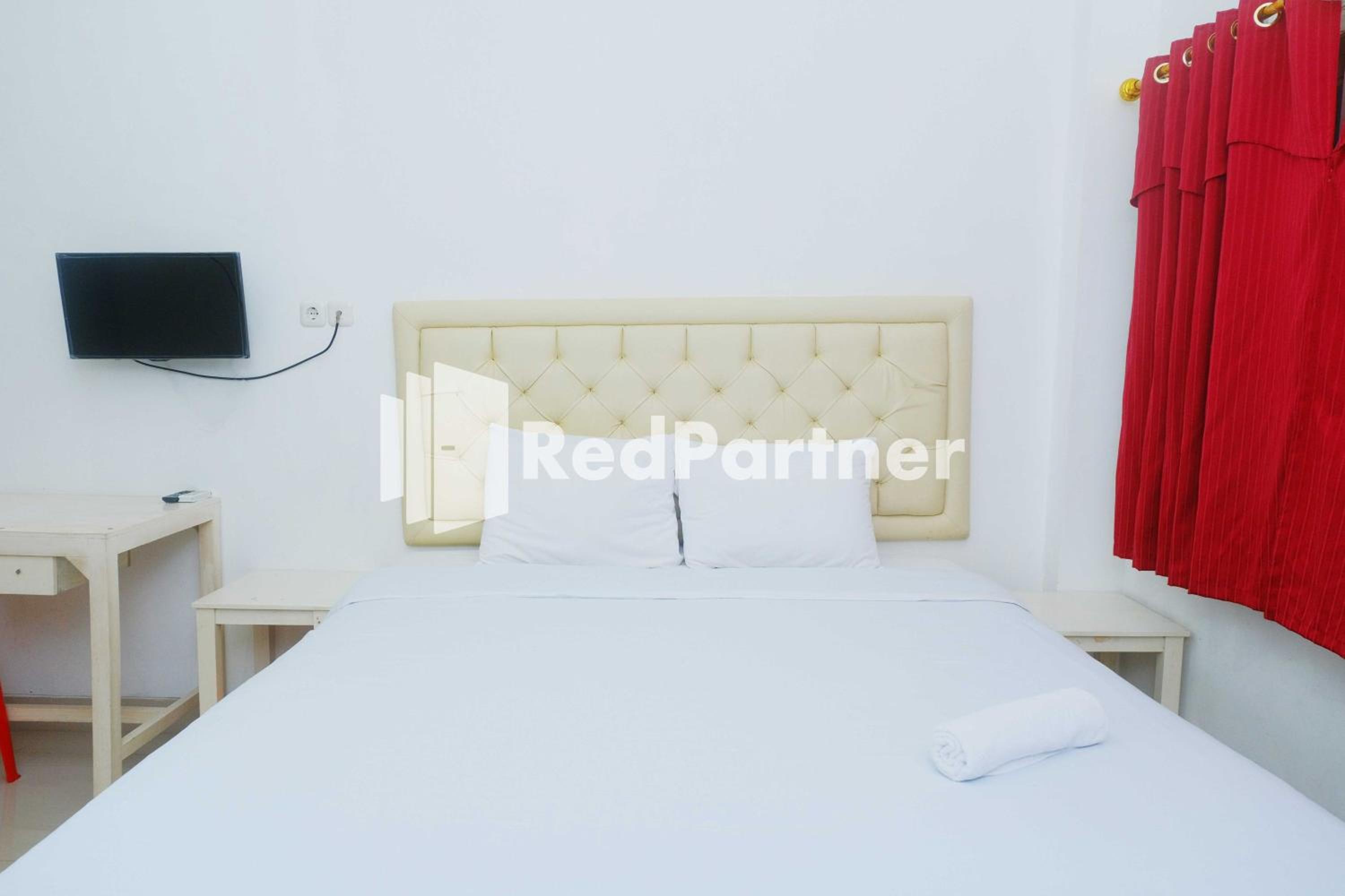 Deluxe Room - Photo 9