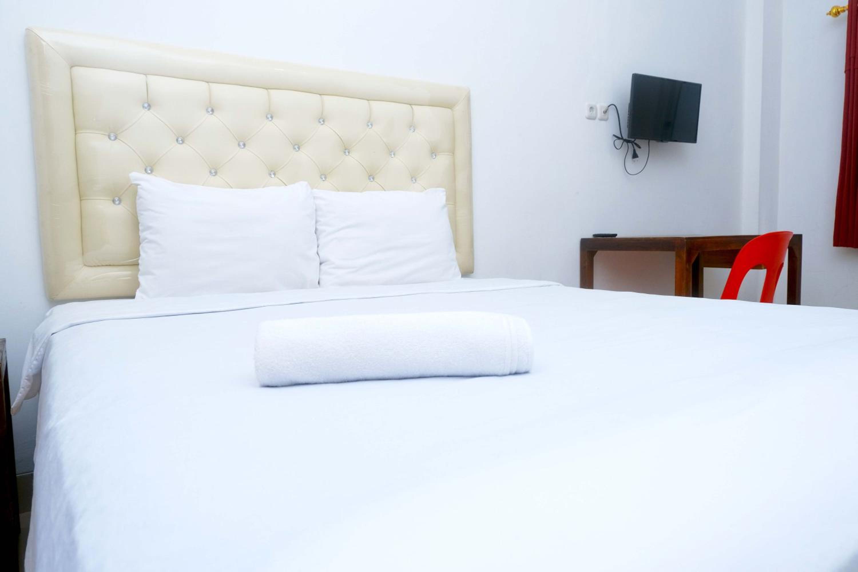 Standard Double Room - Photo 10