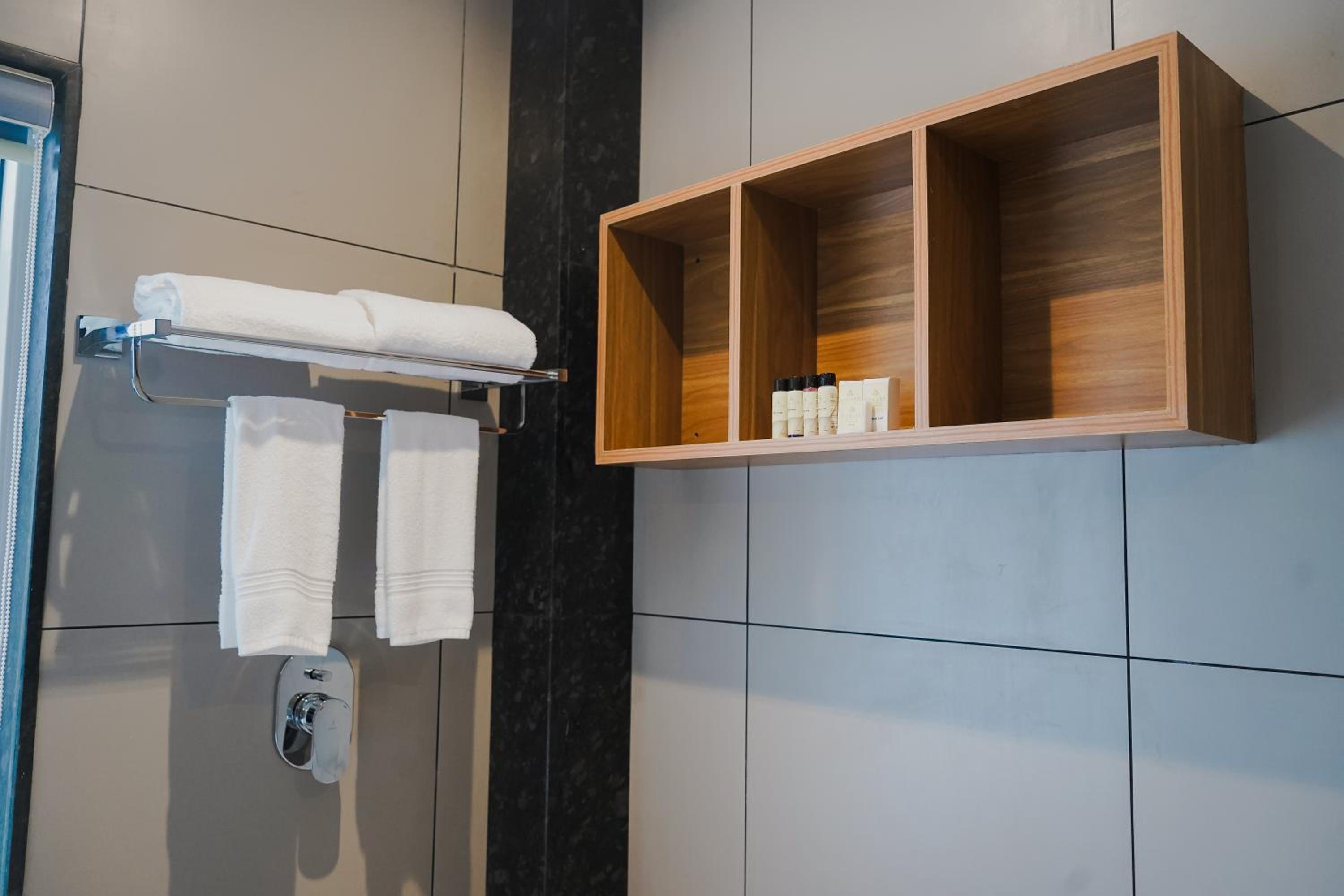 Timeless Jacuzzi Suite with Early Check-In upto 2 hours (subject to availability) - Photo 14
