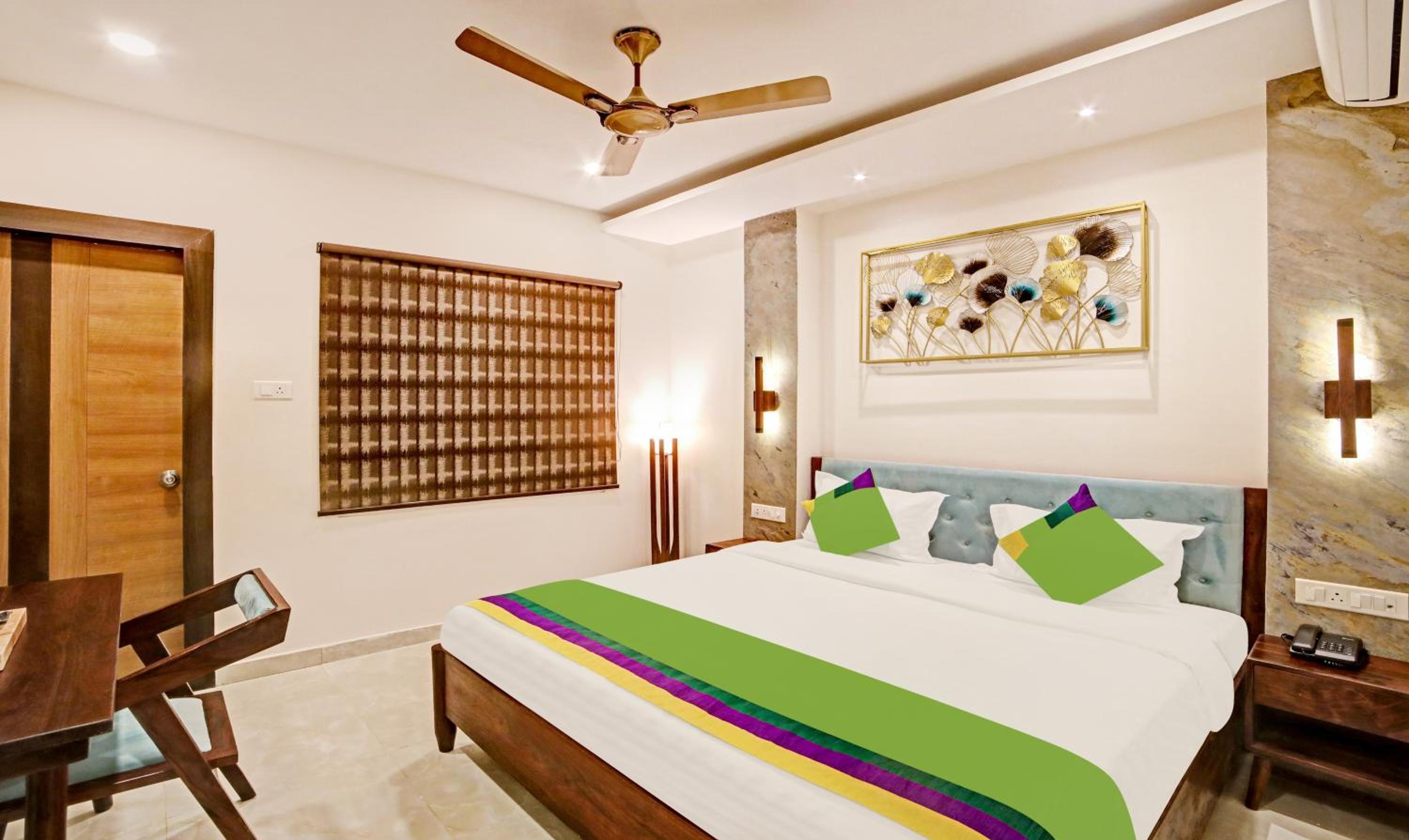 Deluxe Double Room - Photo 12