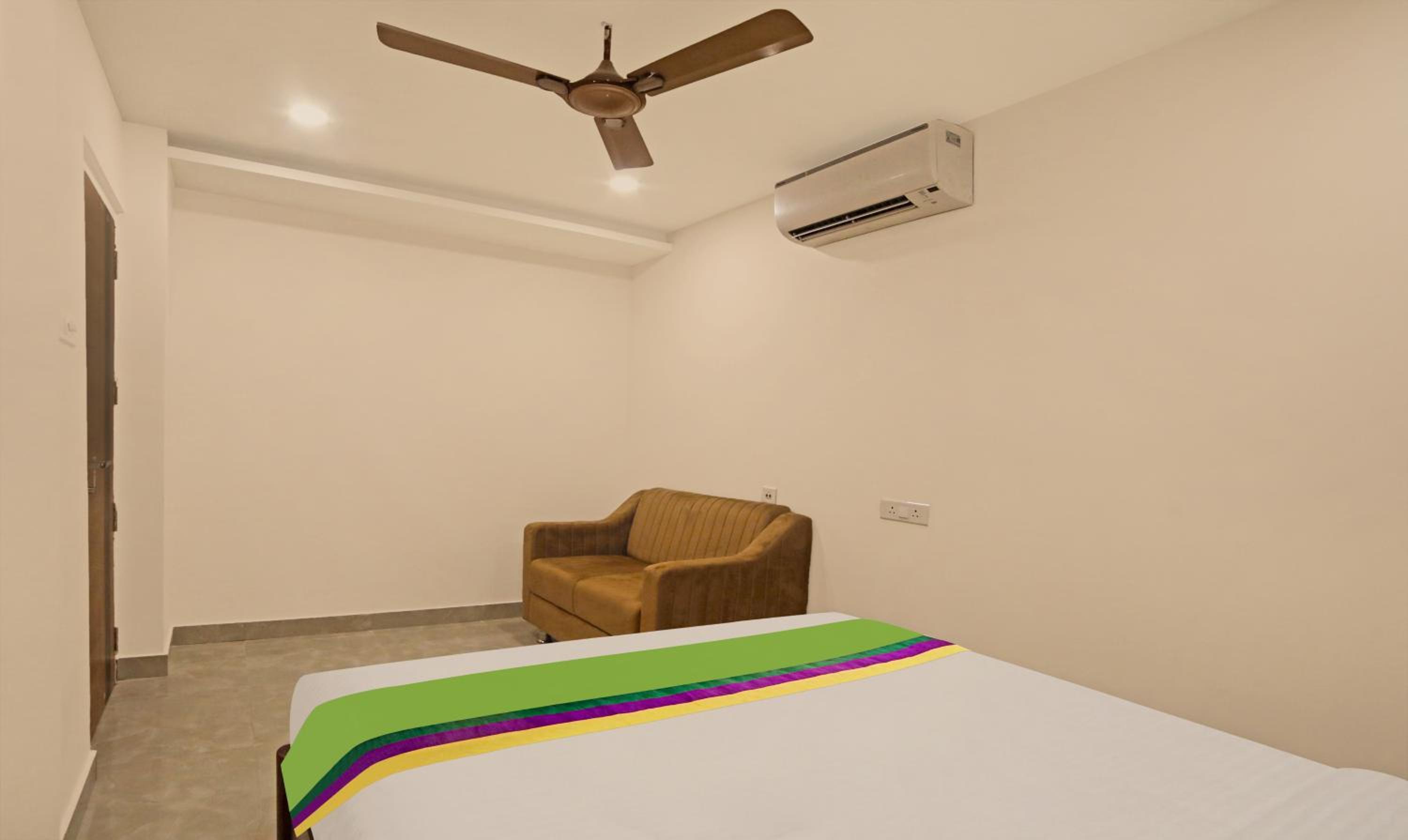 Deluxe Double Room - Photo 7