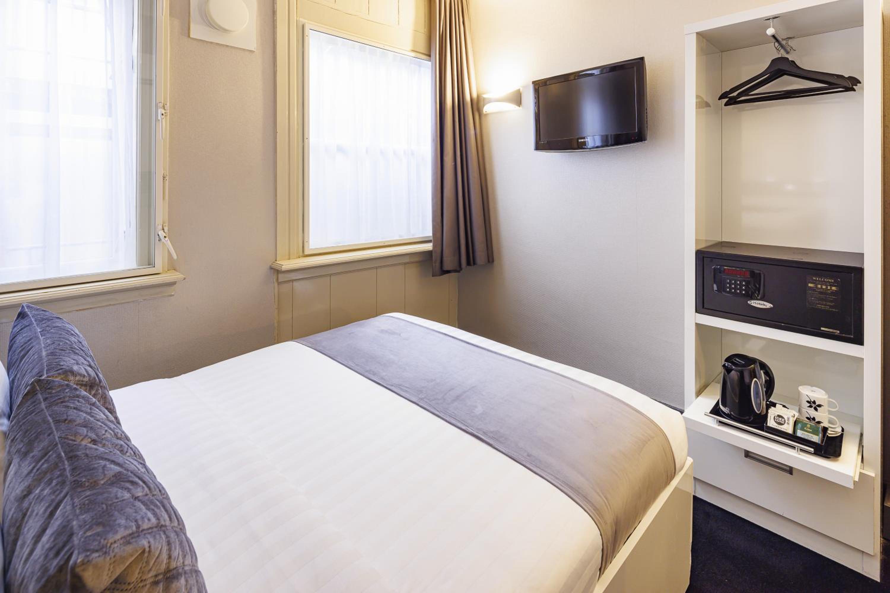 Small Double Room photo 1