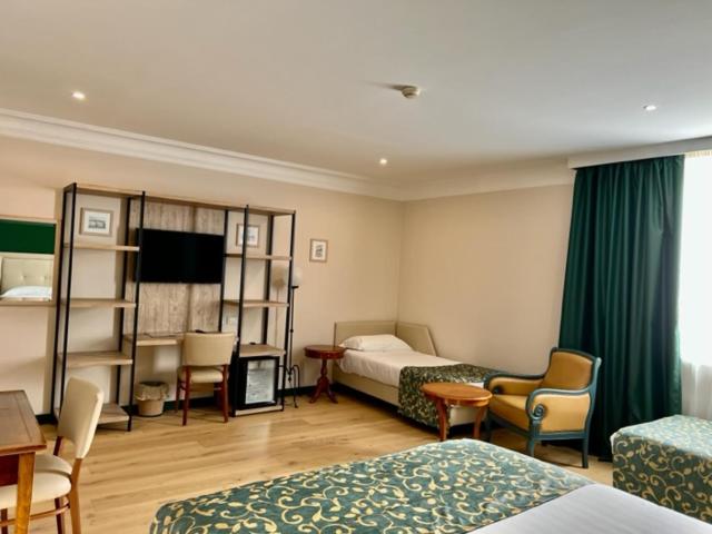 Quadruple Room - Photo 4