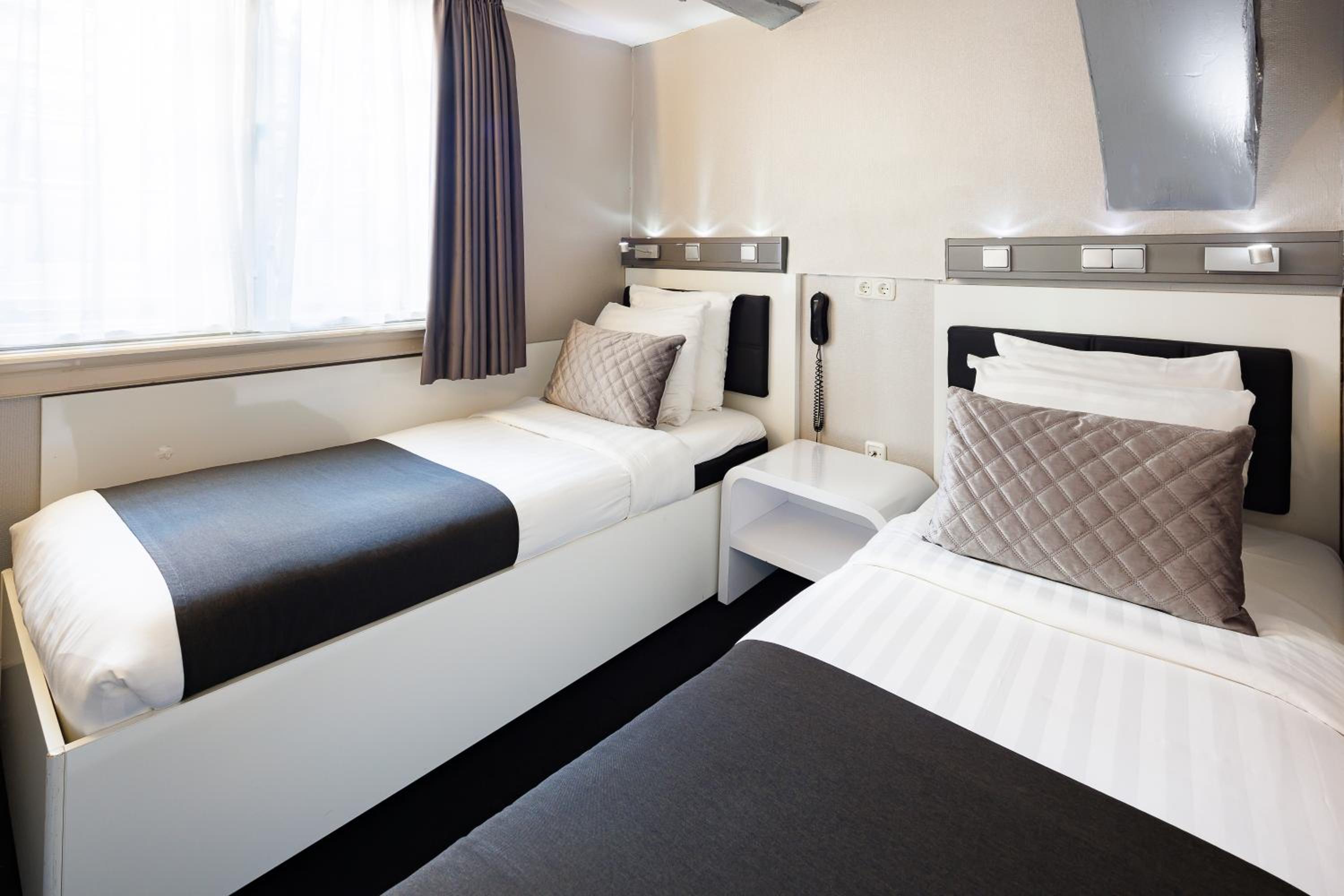 Standard Twin Room photo 3