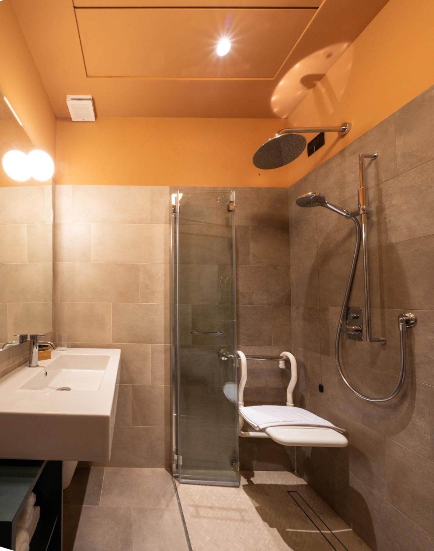 Double or Twin Room - Disability Access photo 2