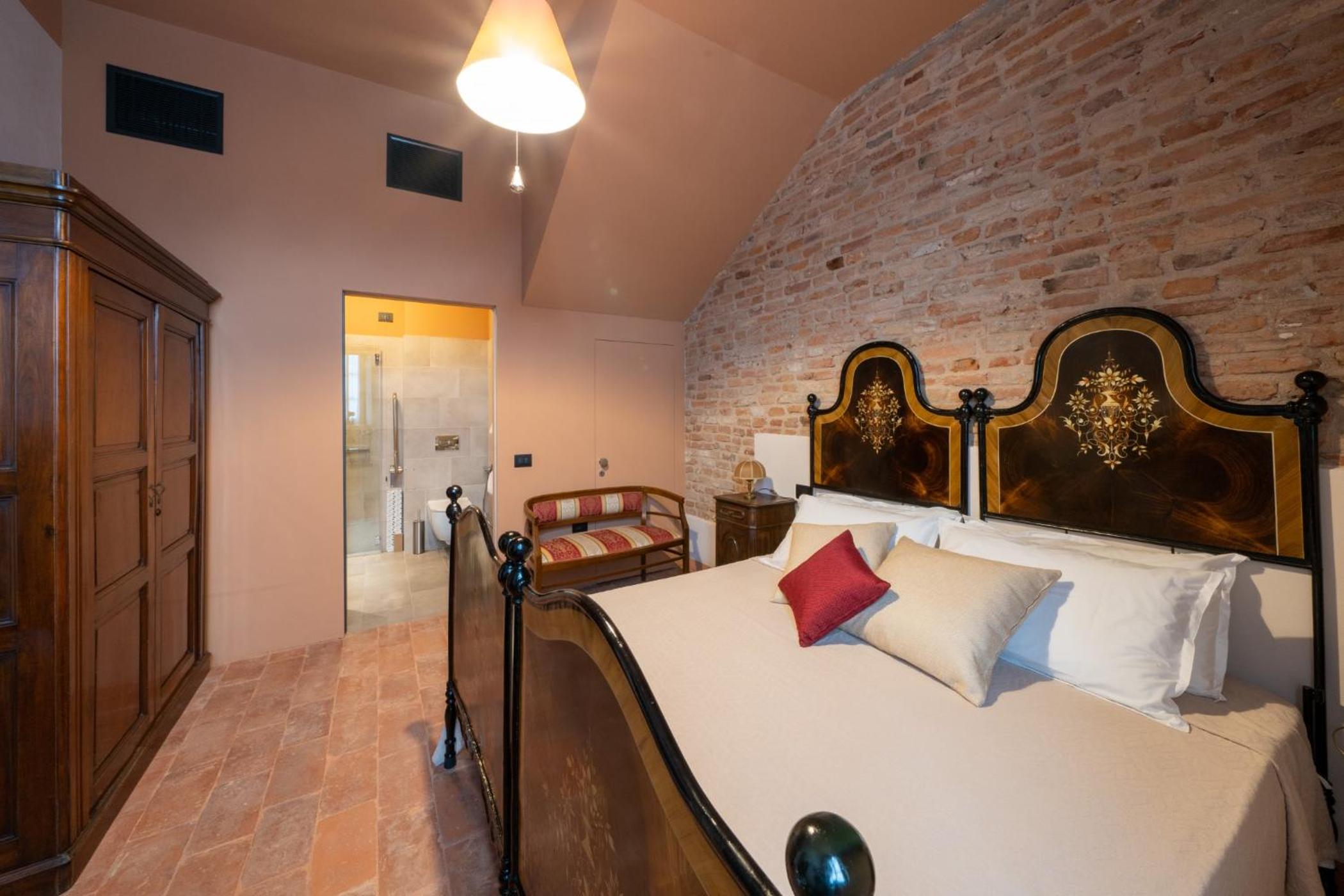 Double or Twin Room - Disability Access photo 3