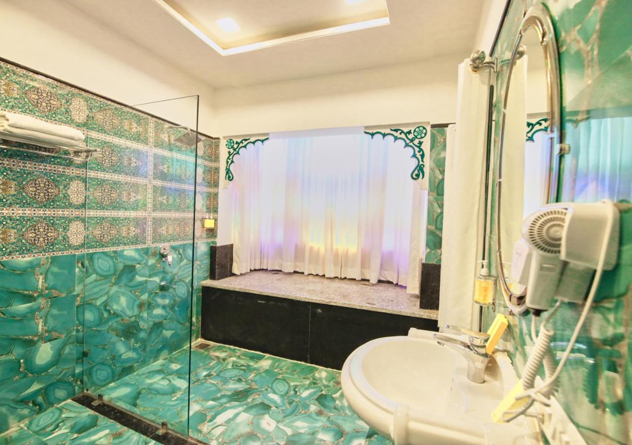 Palace Suite - Photo 8