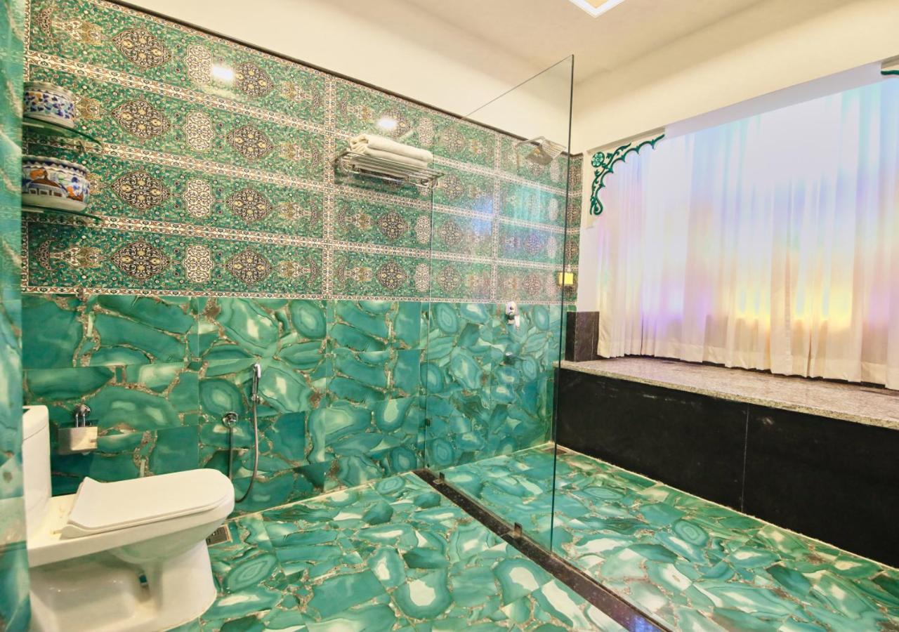 Palace Suite - Photo 7