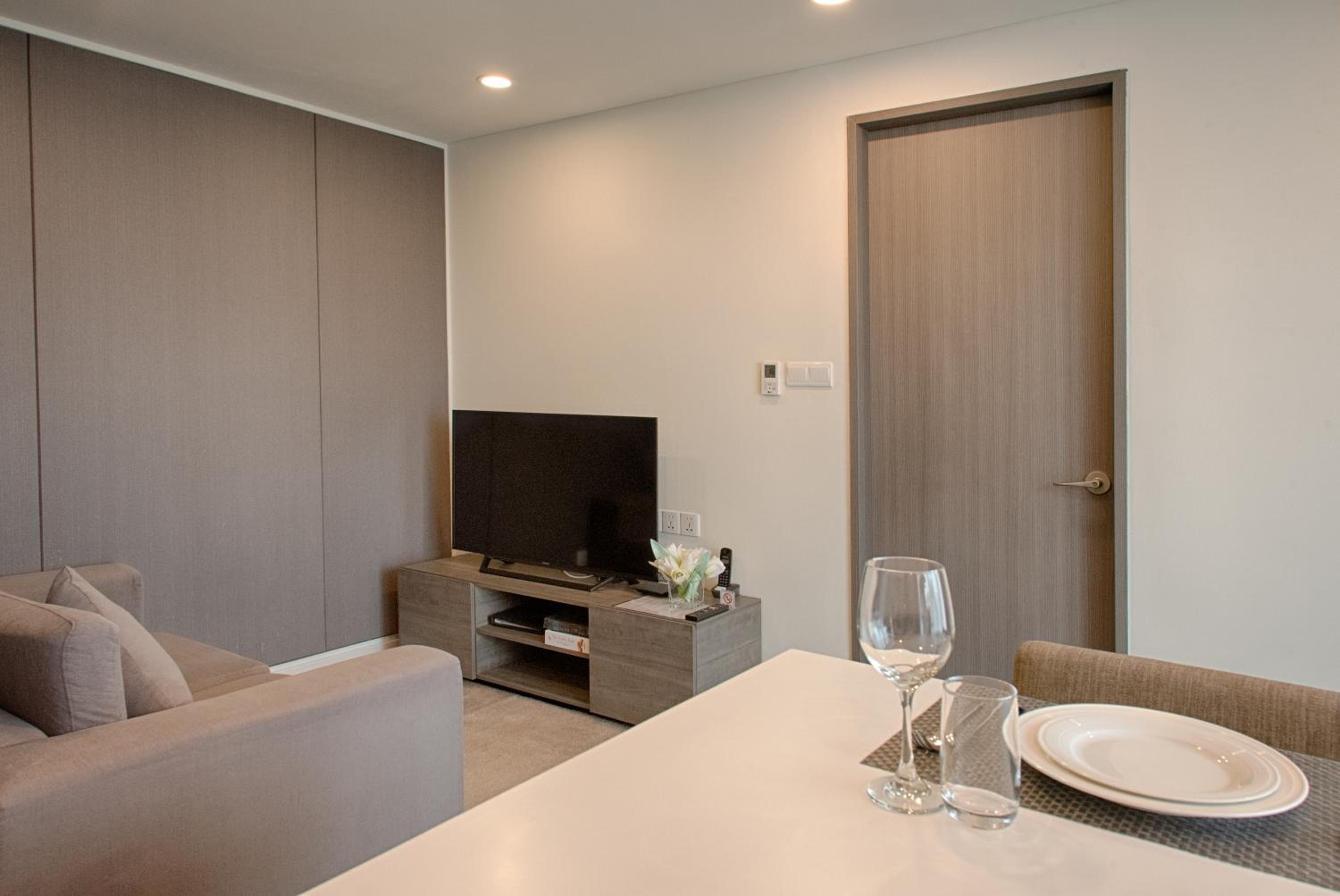 Superior 1-Bedroom photo 3
