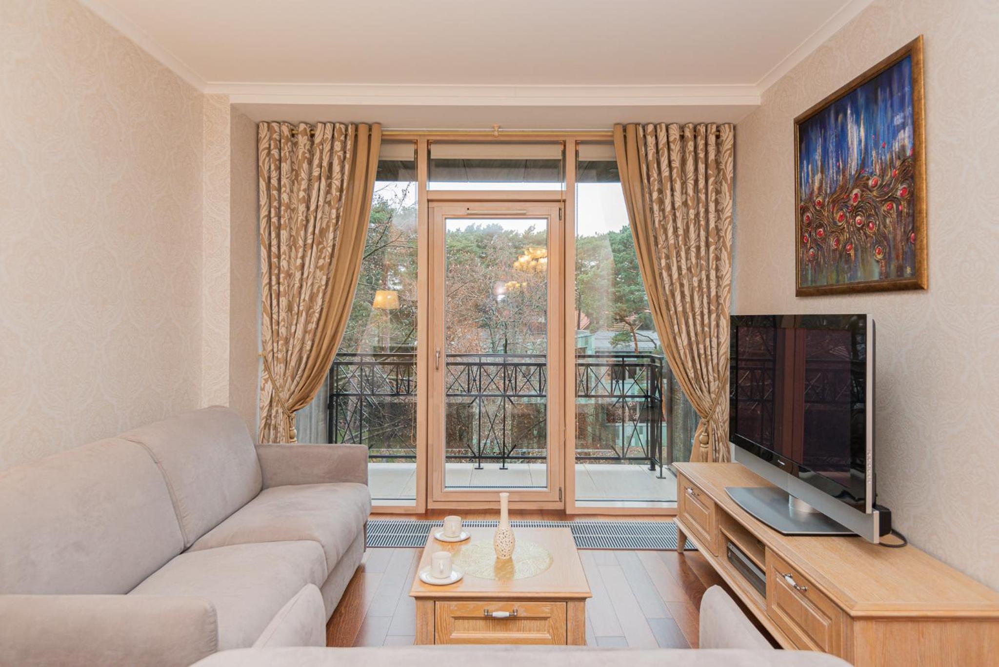 One-Bedroom Apartment - Photo 1