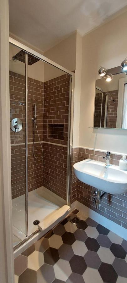 Standard Double or Twin Room photo 3