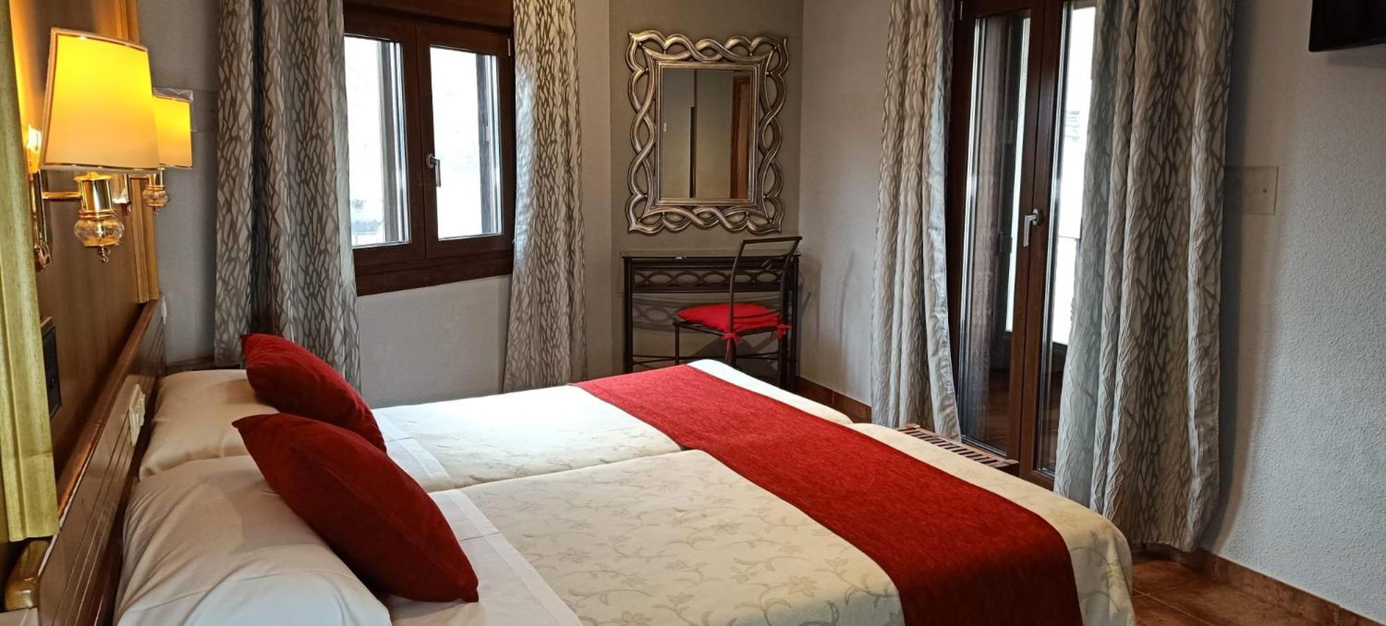 Twin Room - Photo 6