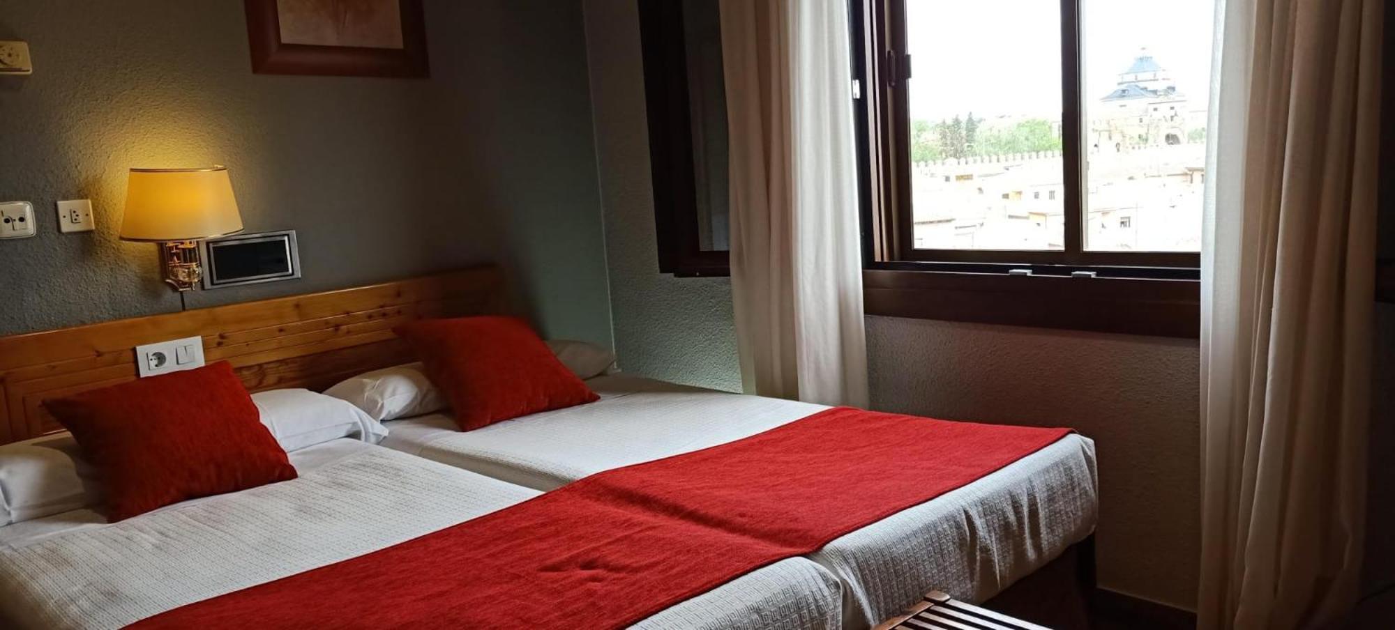 Twin Room - Photo 5