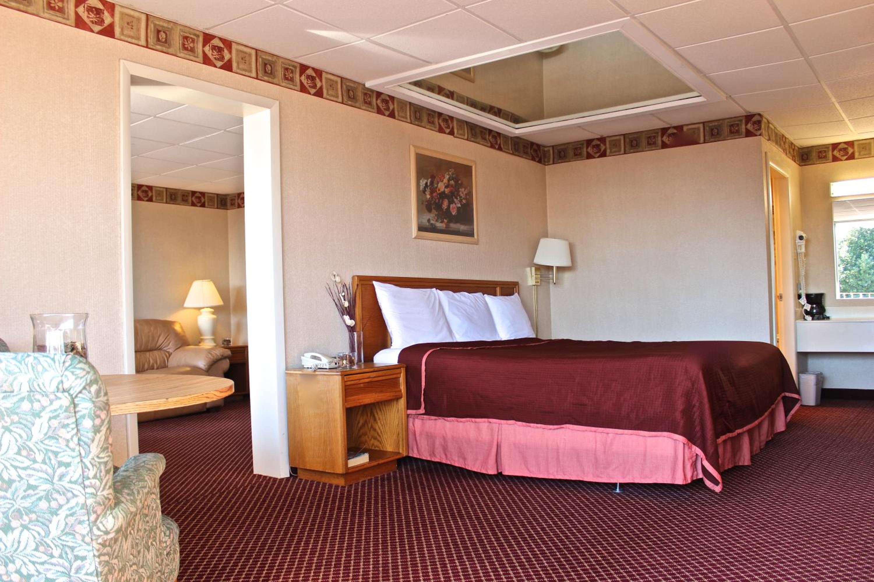 Suite with Whirlpool
