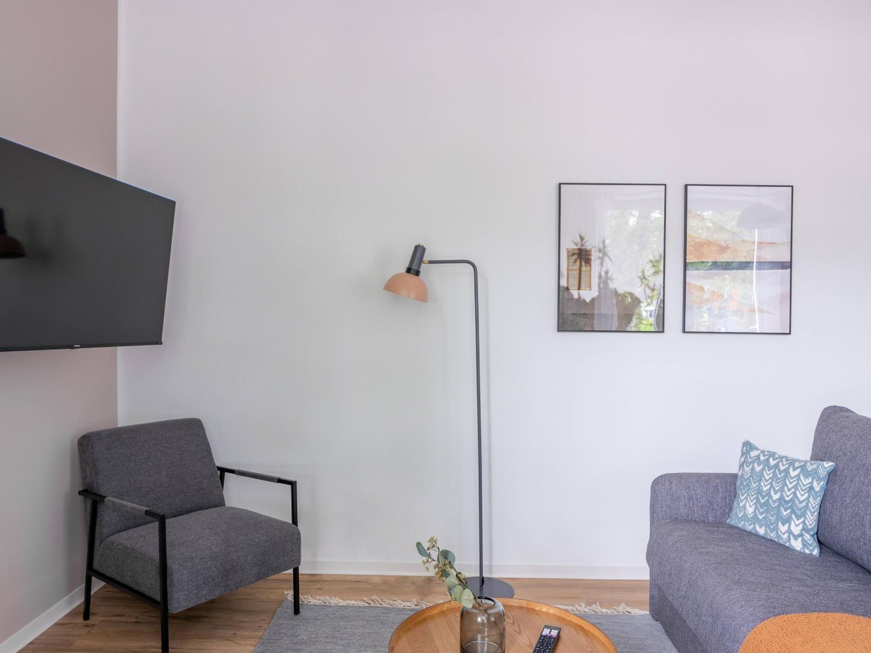 One-Bedroom Suite - Photo 12