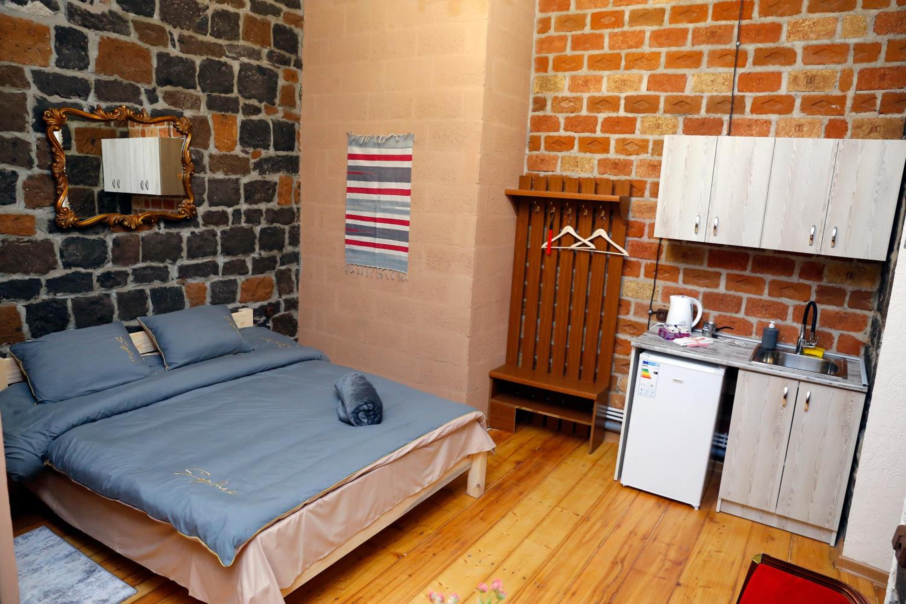 Double Room with Private Bathroom photo 3