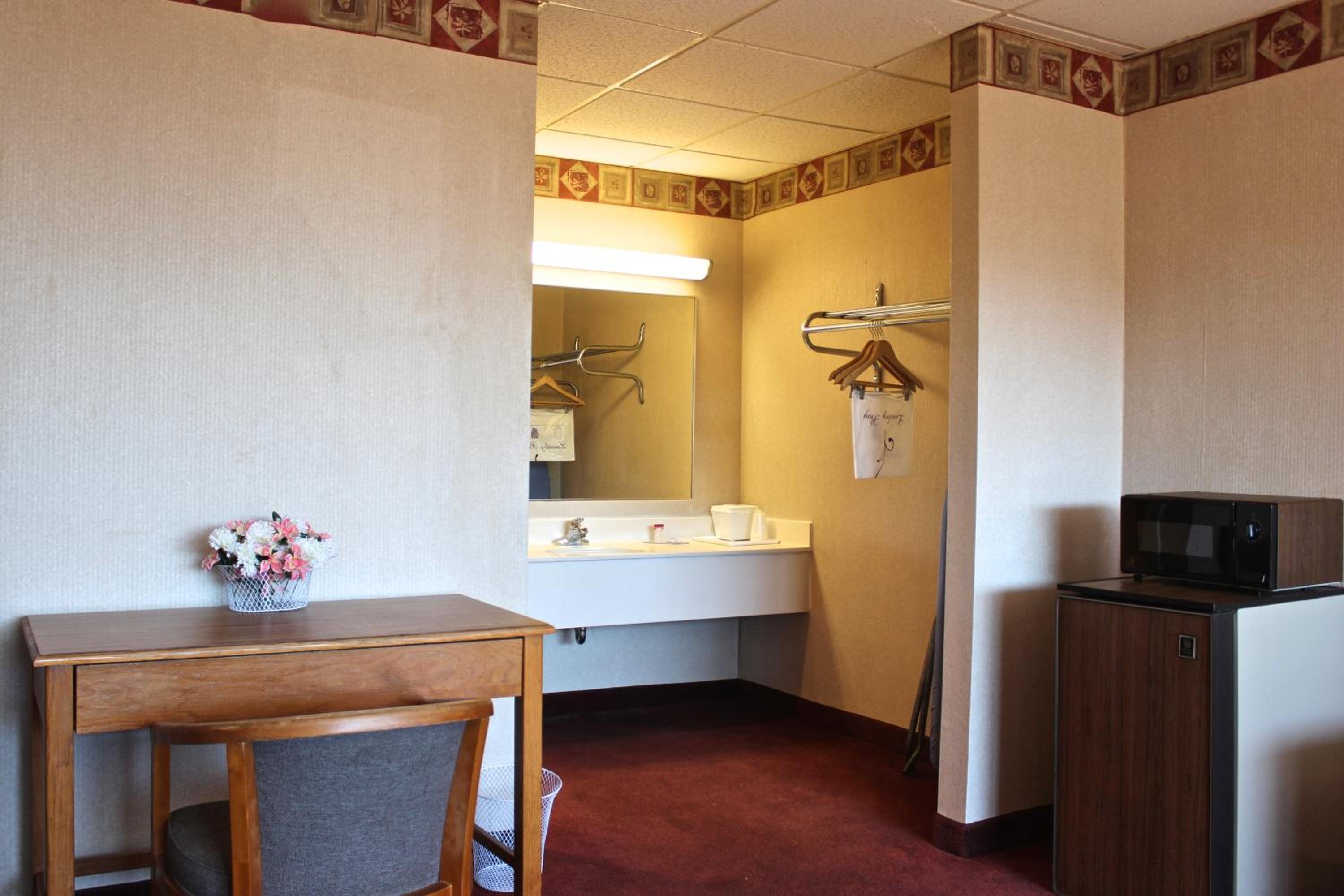 Standard King Room - Photo 2