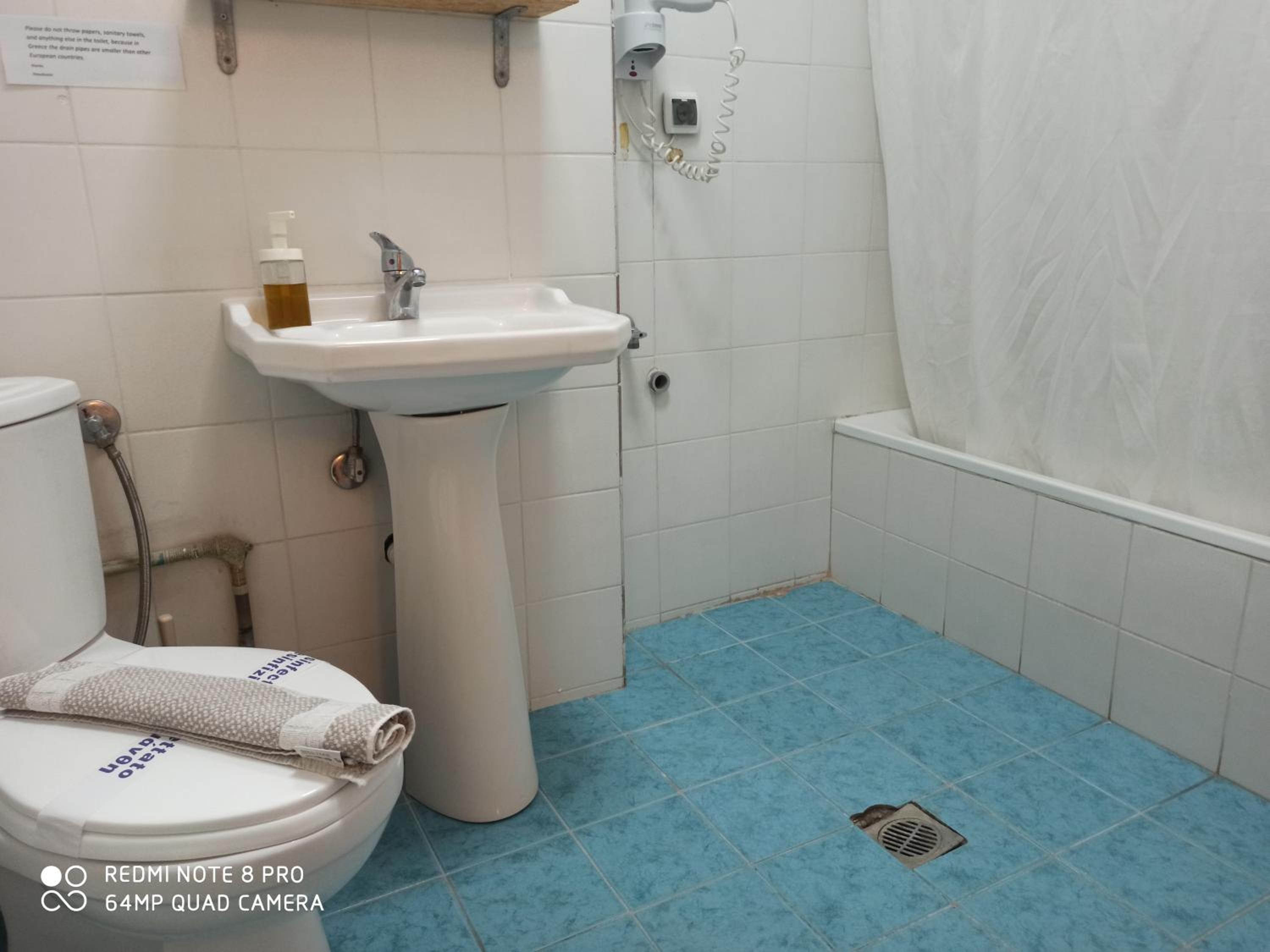 Three-Bedroom Apartment - Photo 10