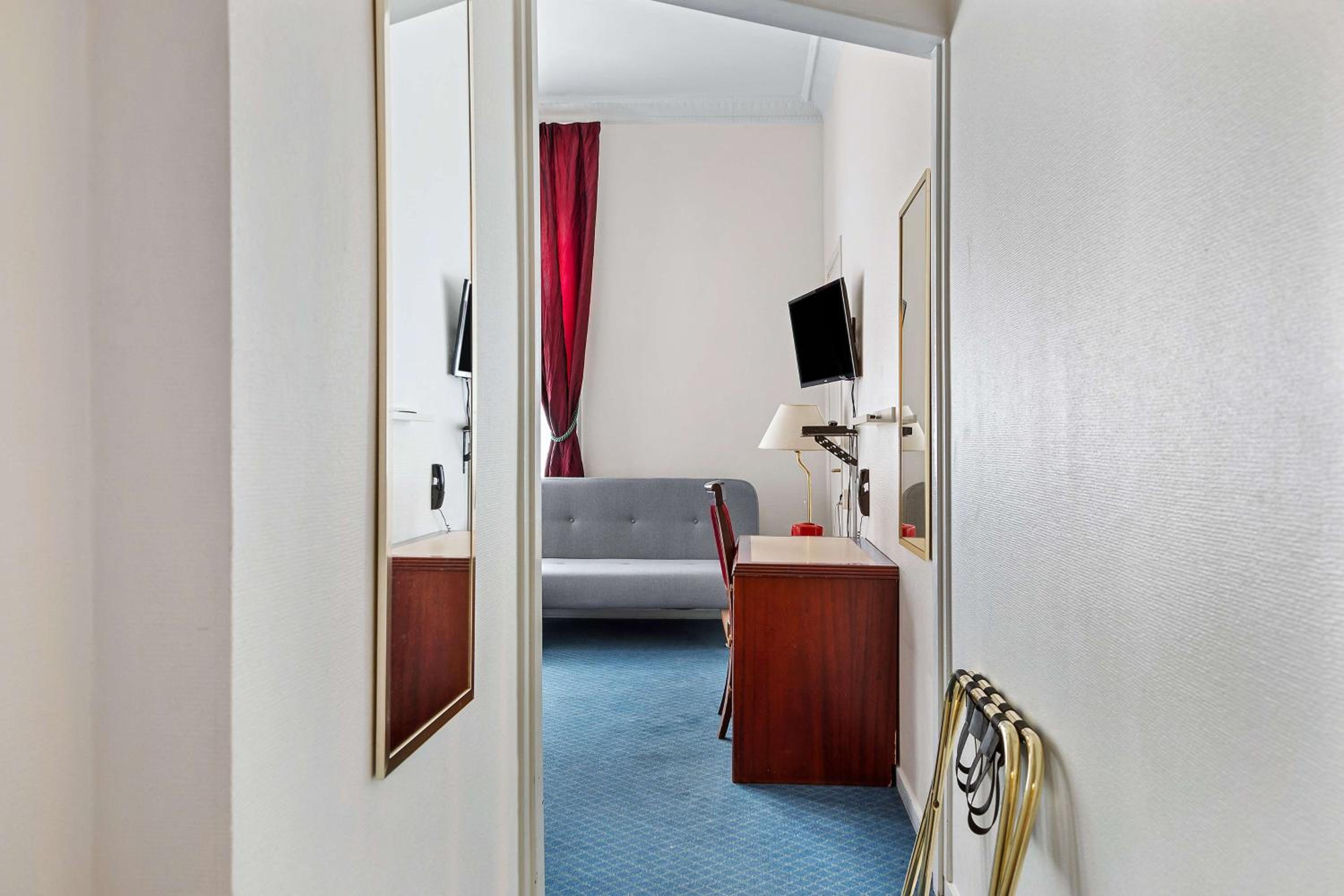 Family Double Room - Photo 4