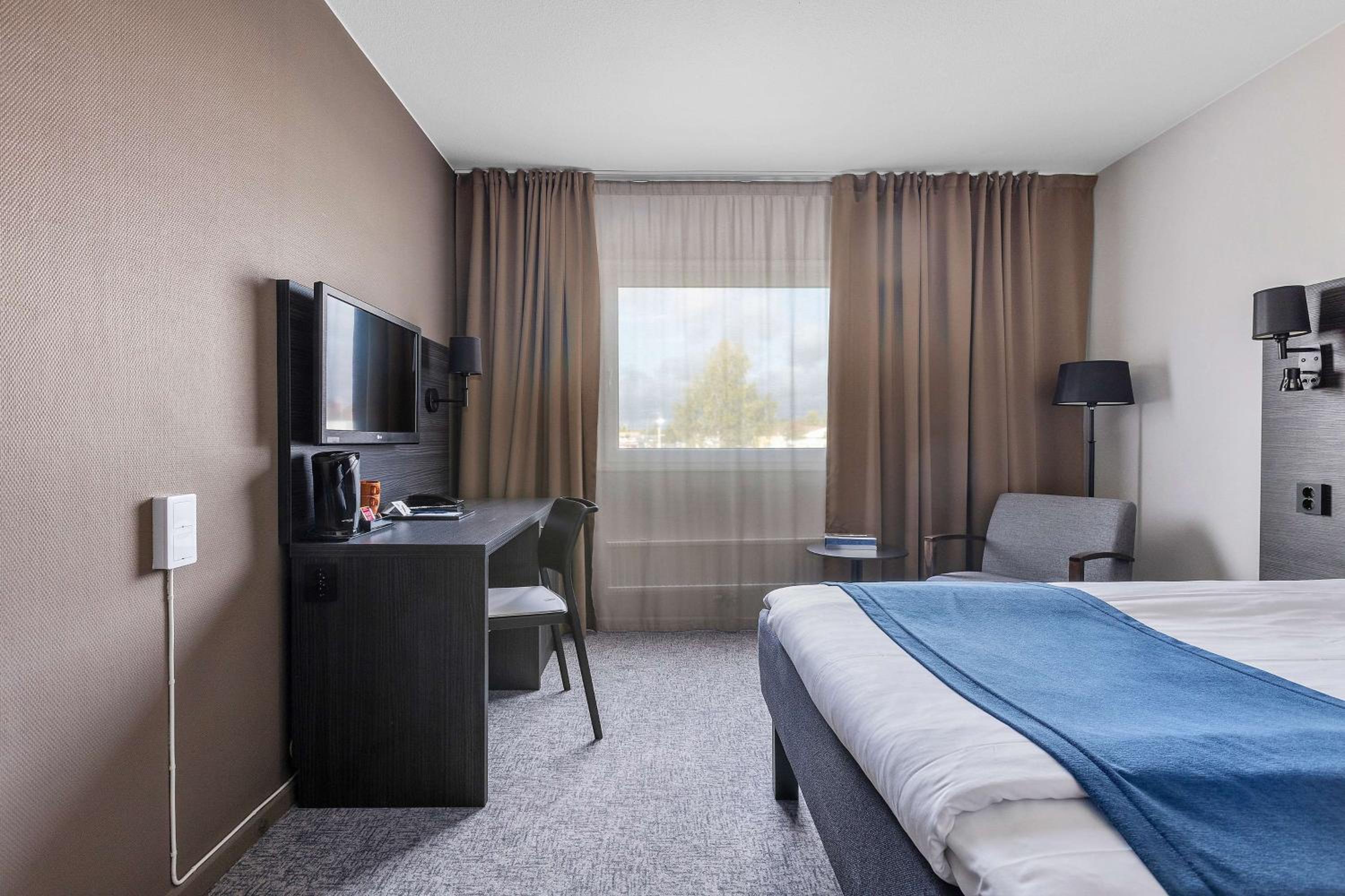 Business Single Room - Photo 3
