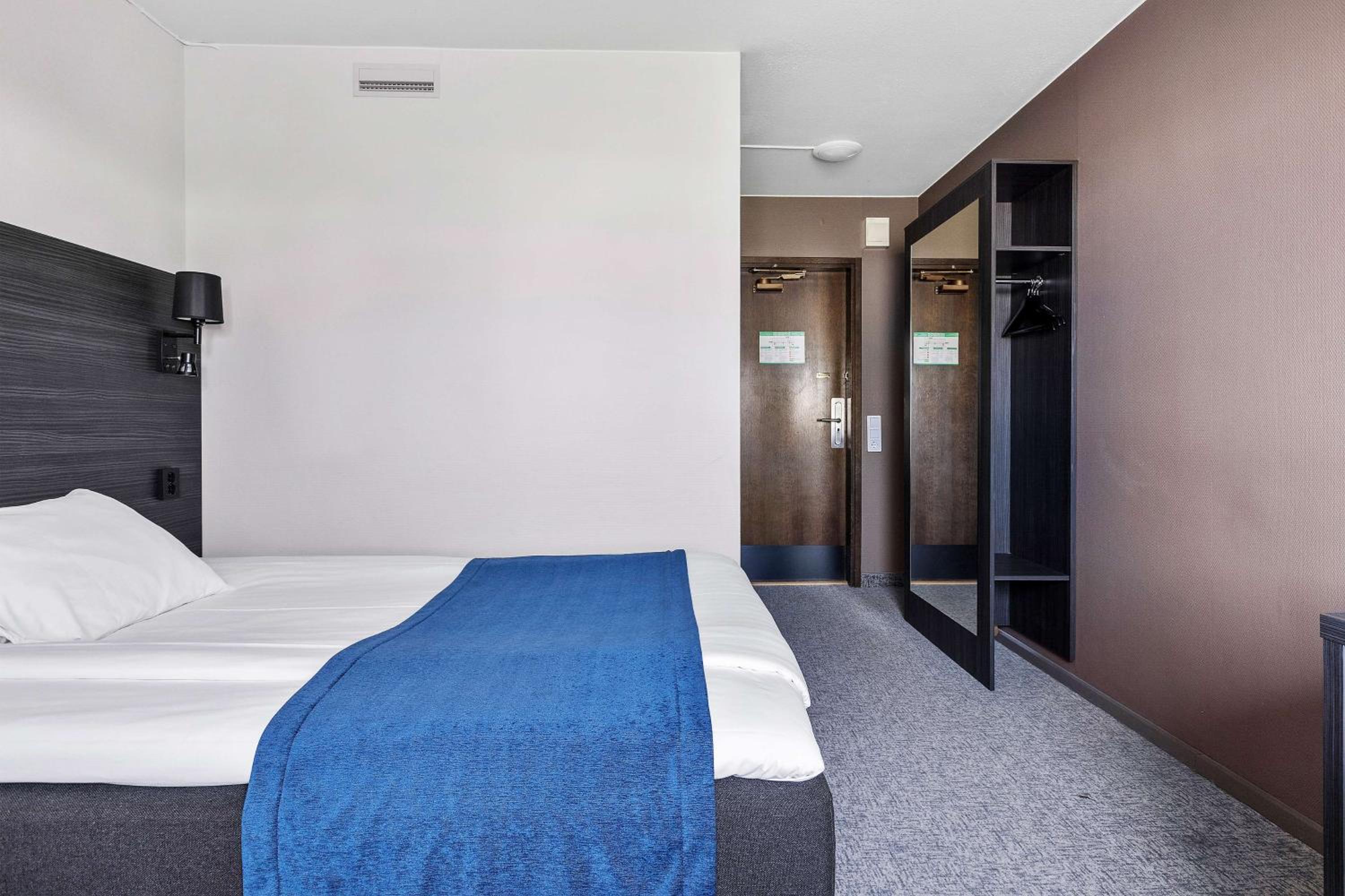 Business Single Room - Photo 4