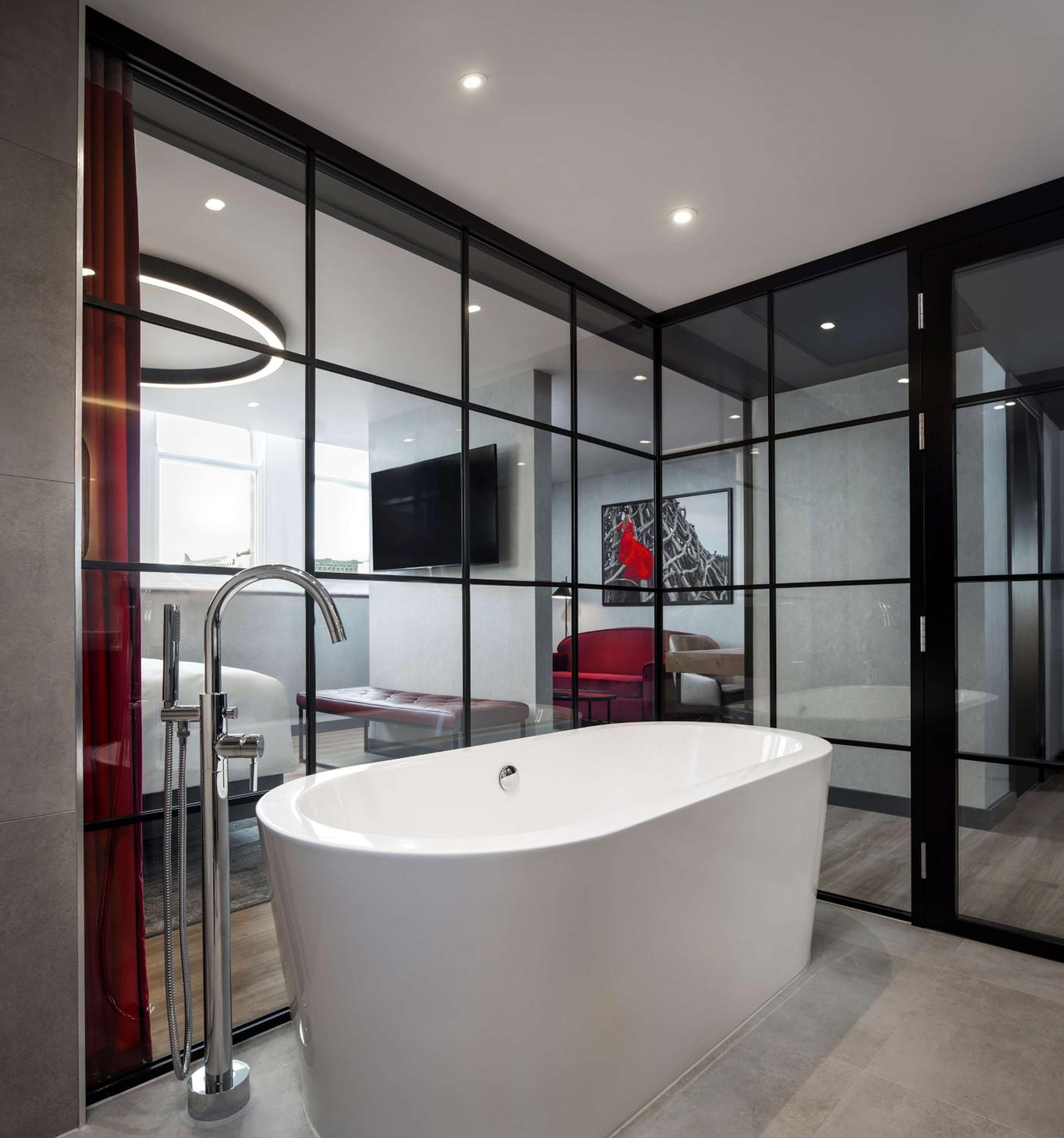 Suite - St Georges View - Photo 8