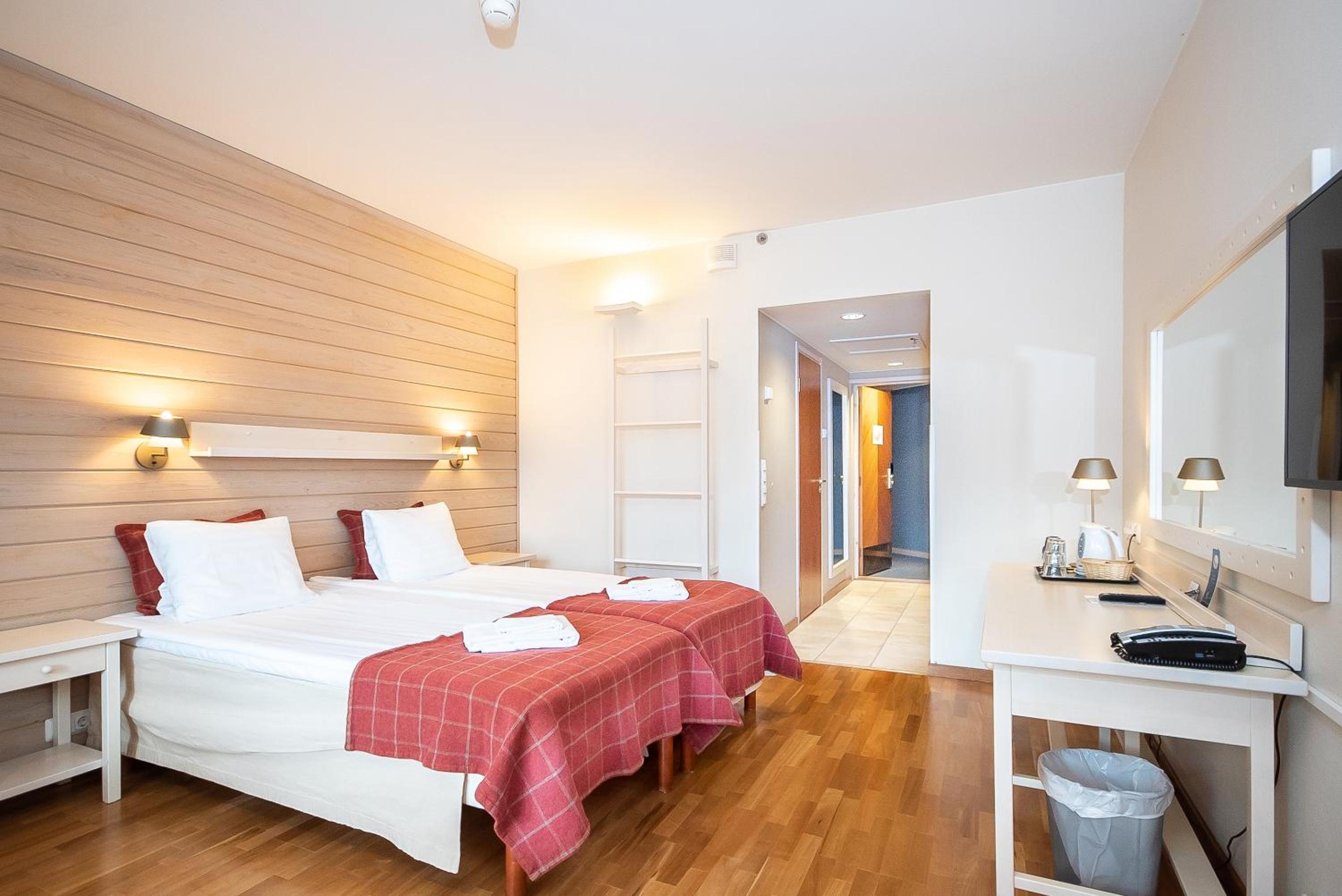 Standard Twin Room With Bath photo 2