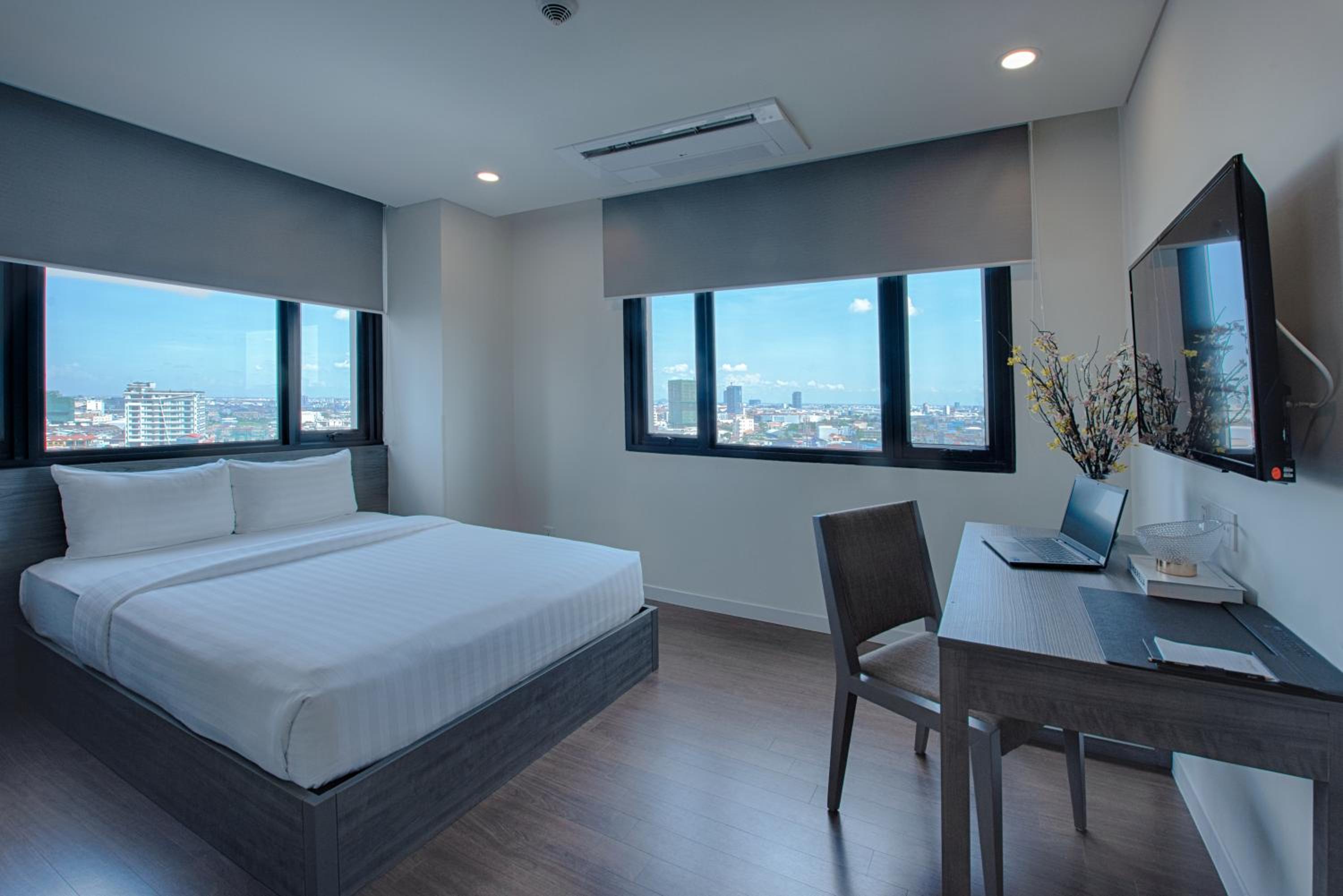 Deluxe 1-Bedroom photo 1