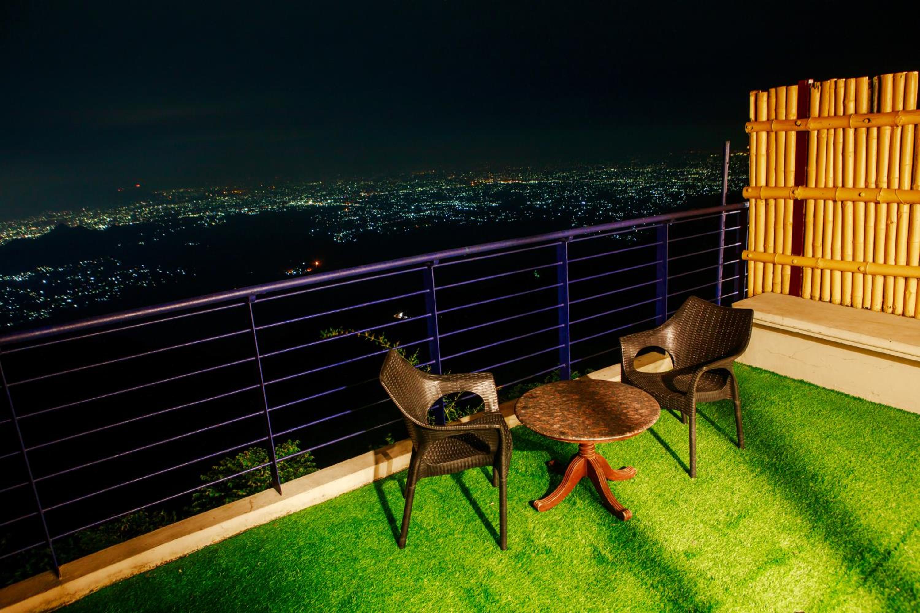Valley View Room - Book & Unlock Exclusive Offers - Photo 4