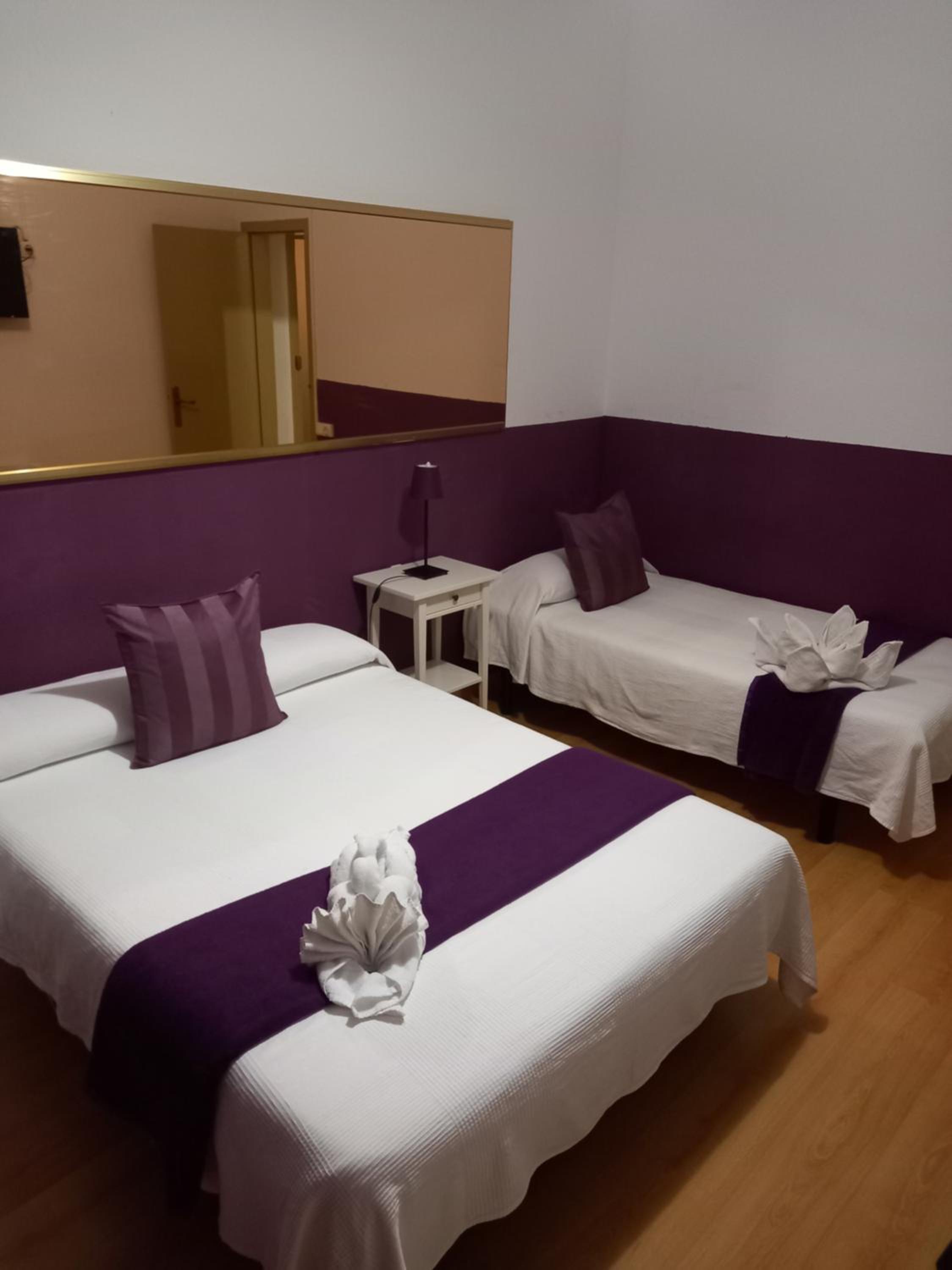 Triple Room with Private Bathroom photo 2
