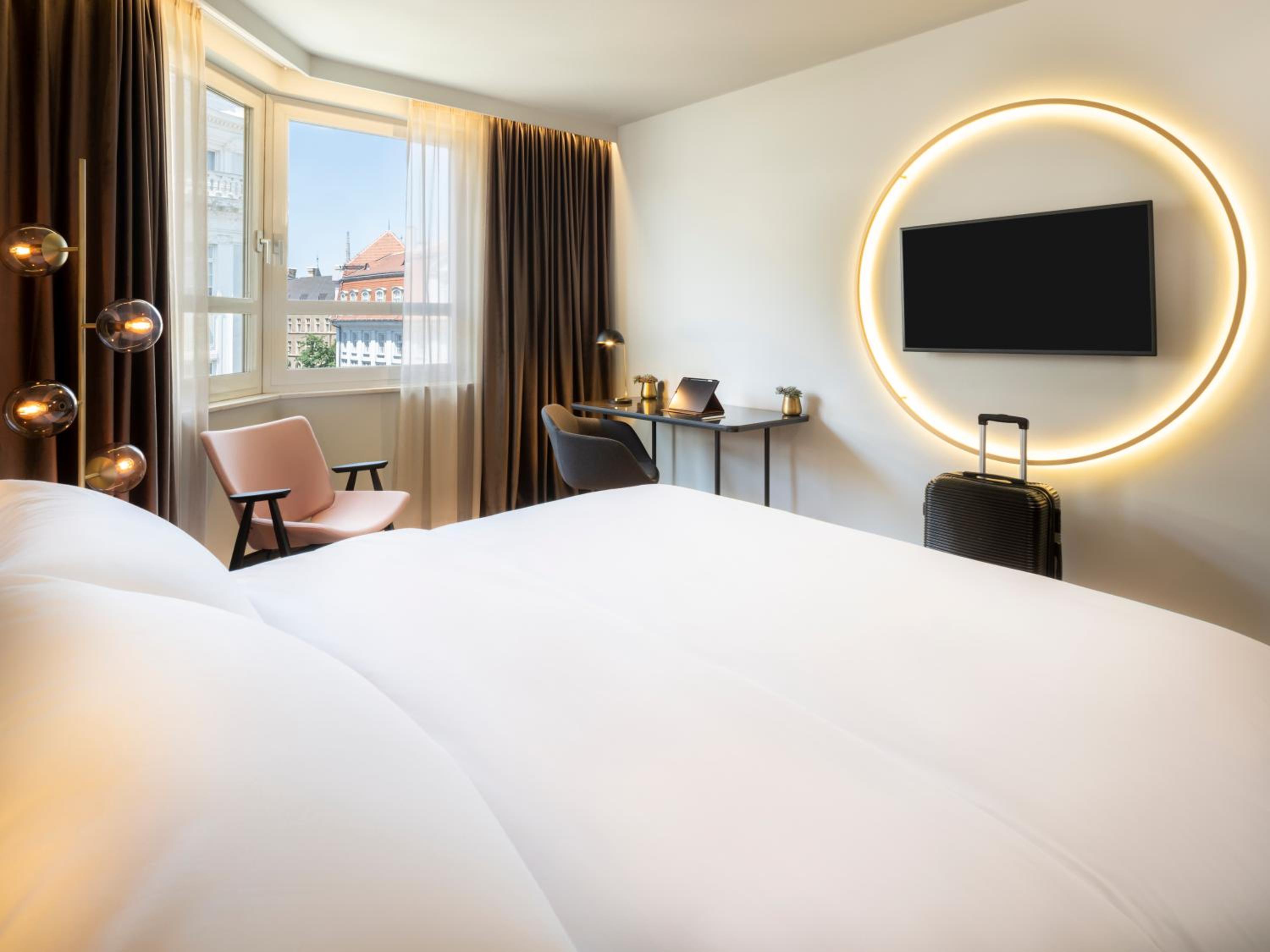Superior King Room - Photo 1