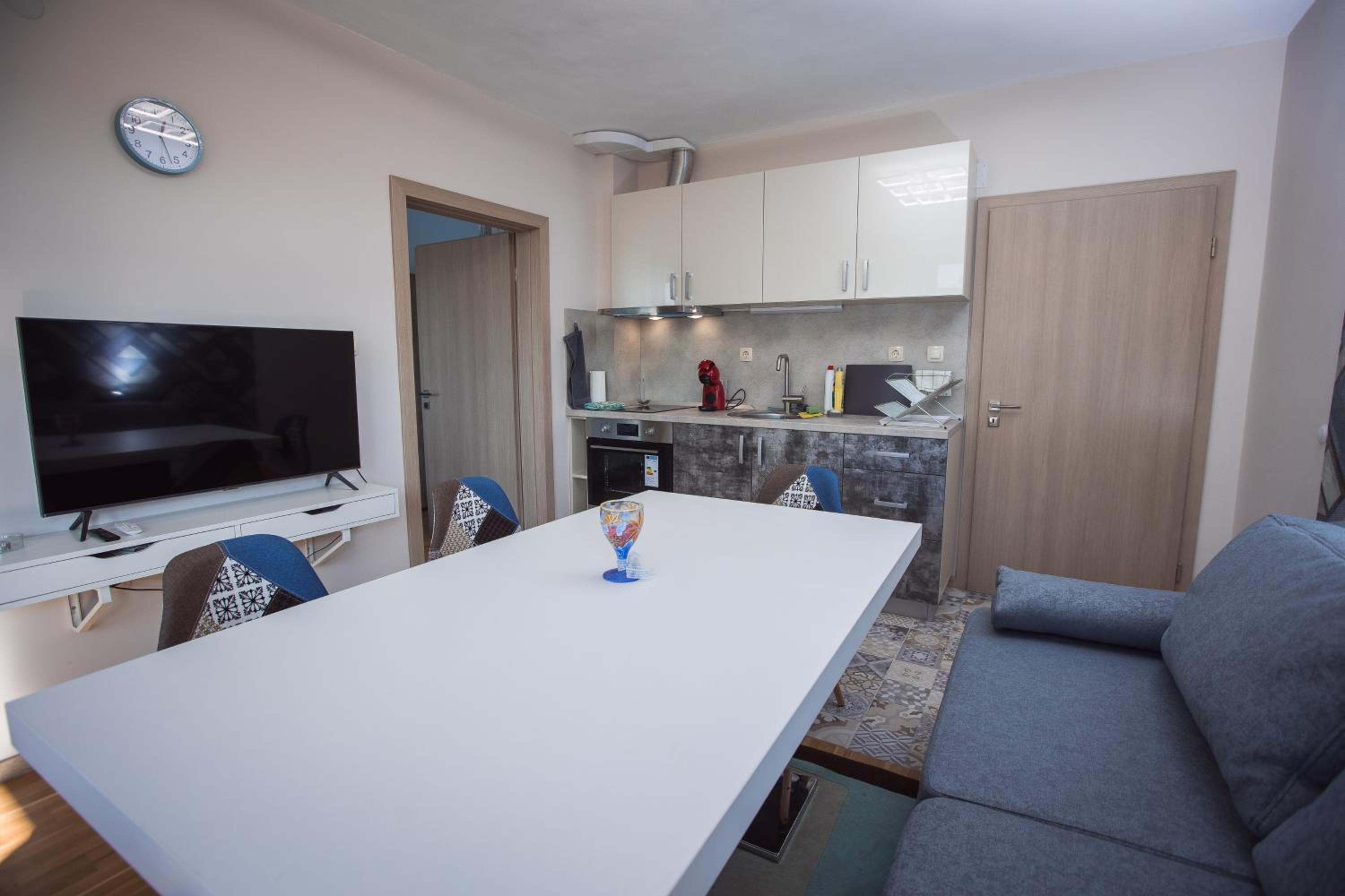 Two-Bedroom Apartment - Photo 3