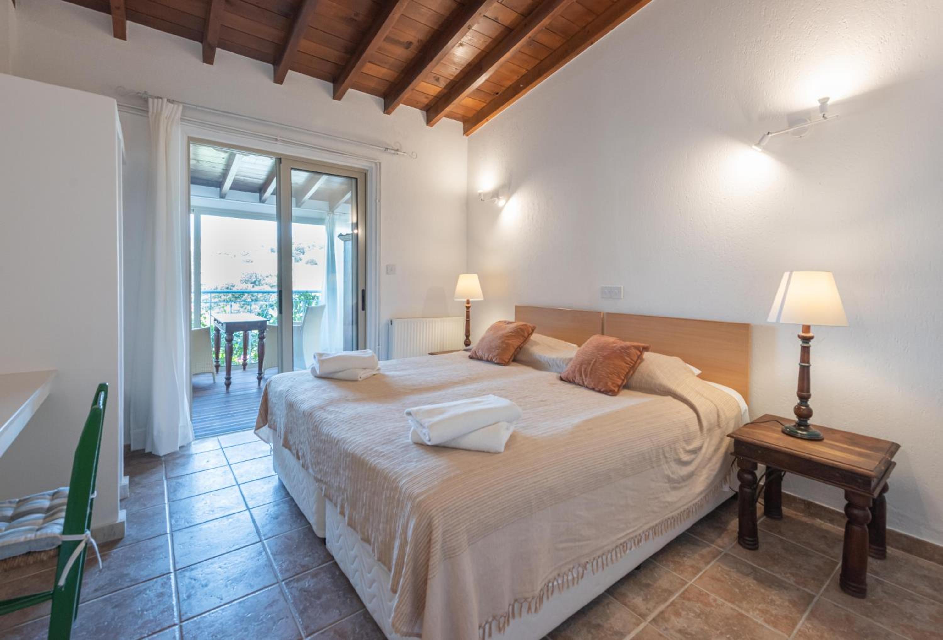 Two-Bedroom Apartment - Adamos House photo 3