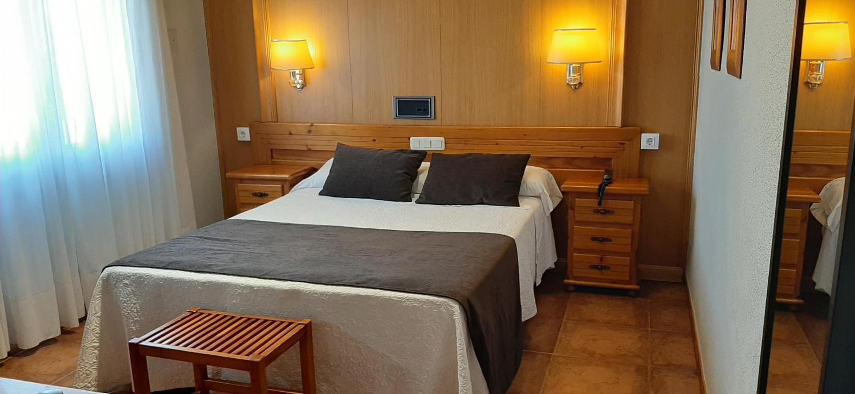 Double Room - Photo 5