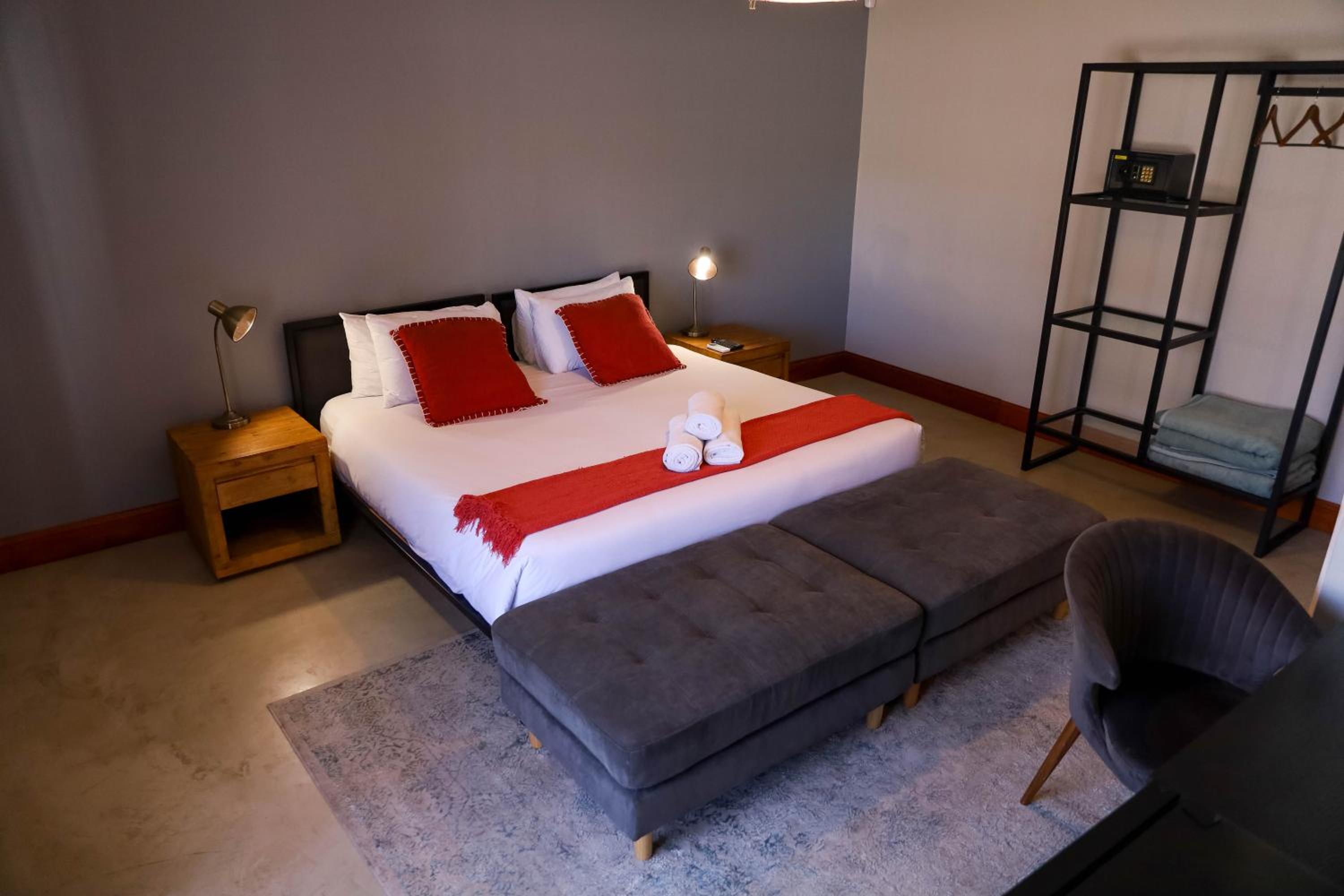 Standard Twin Room - Photo 6