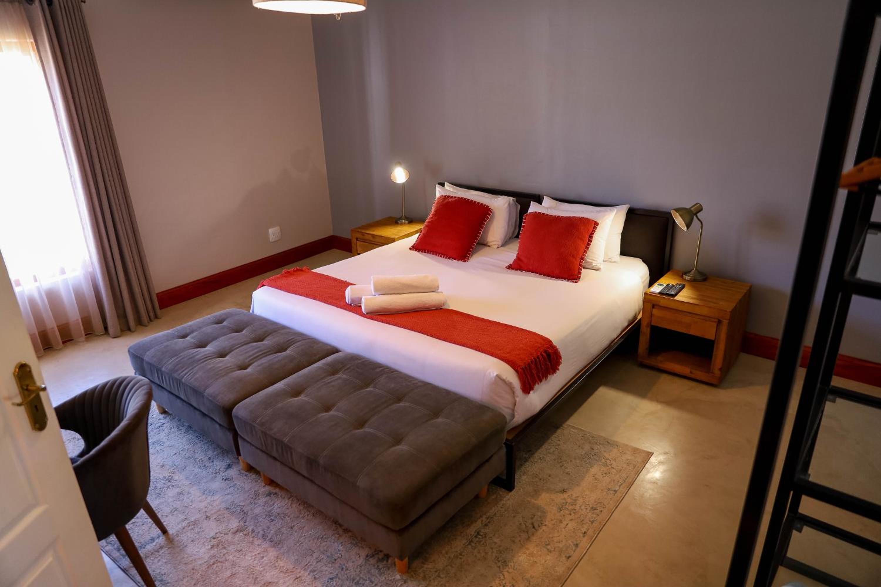 Standard Twin Room - Photo 7