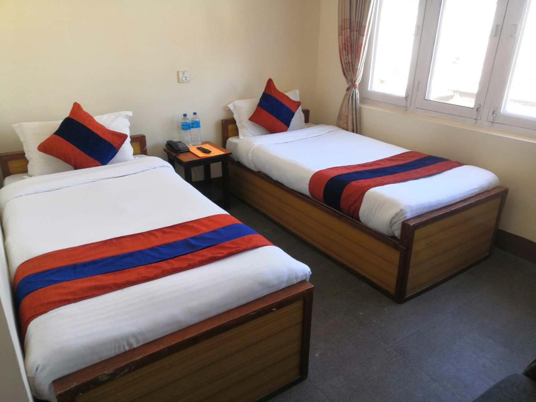 Standard Double or Twin Room - Photo 4