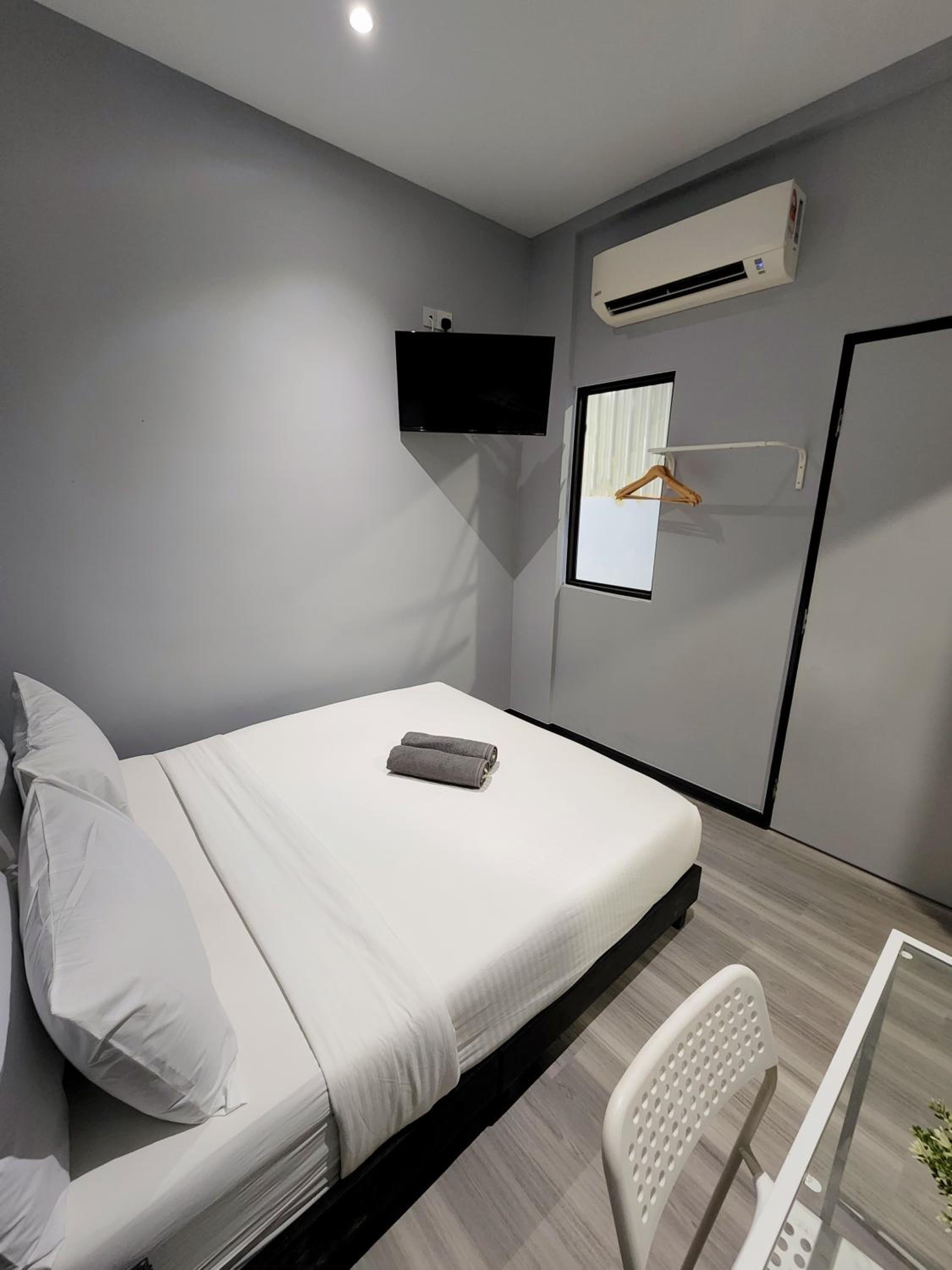 Deluxe Queen Room - Photo 4