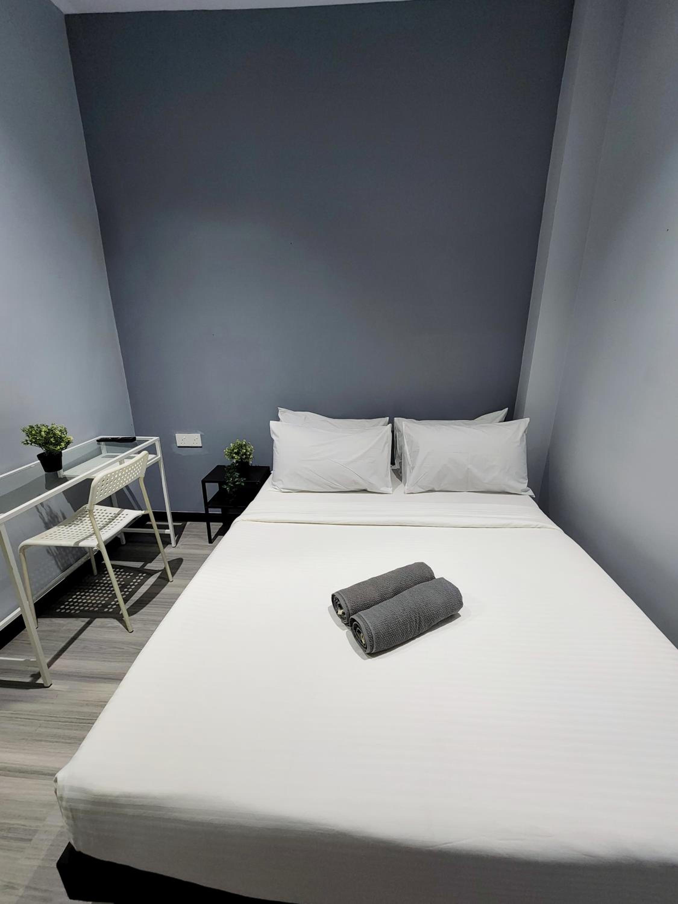 Deluxe Queen Room - Photo 3