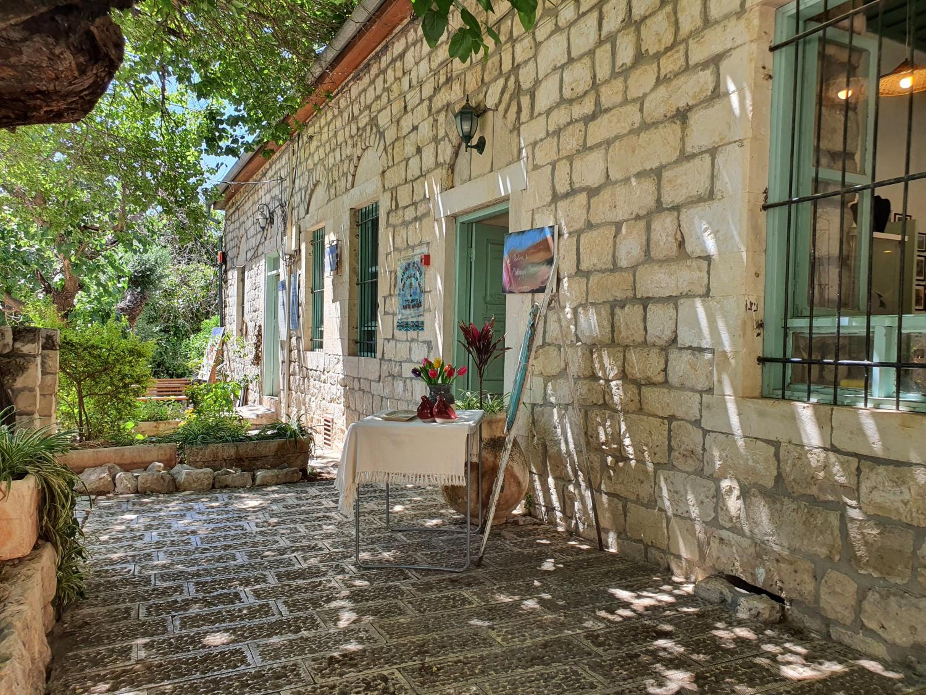 One-Bedroom House - Photo 14