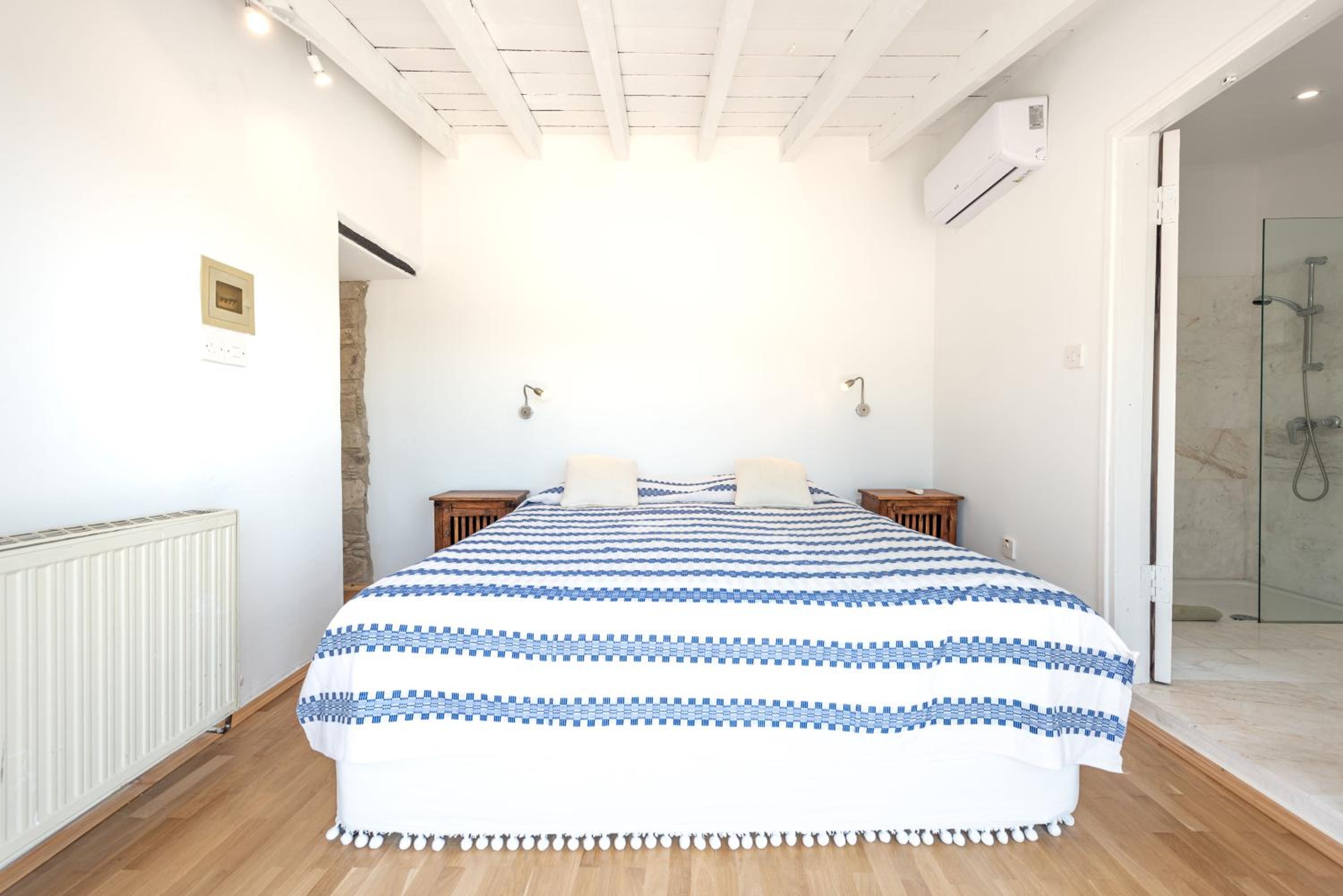 Two-Bedroom Apartment - Mespilo House photo 2