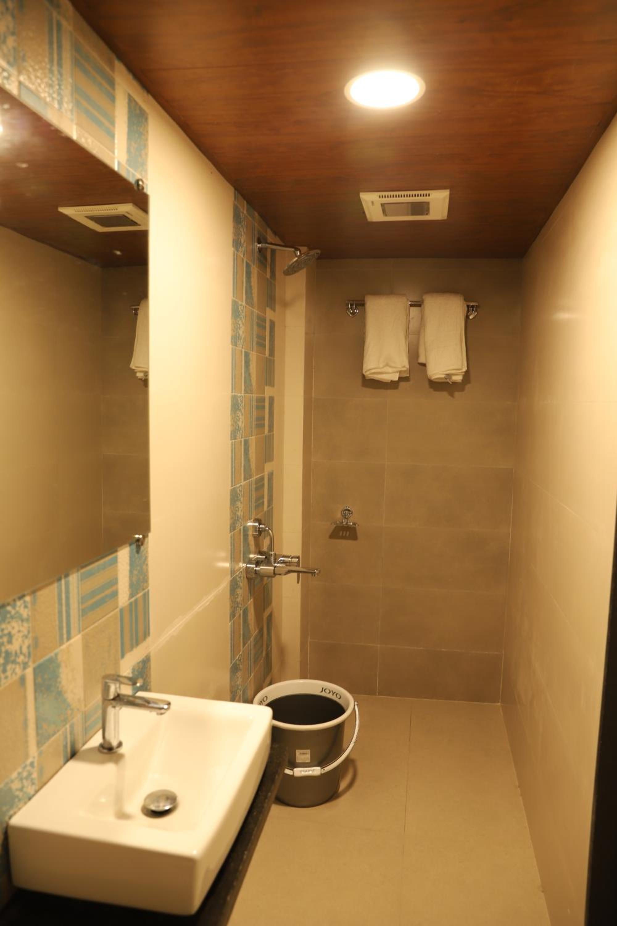 Deluxe Double Room with Shower photo 2