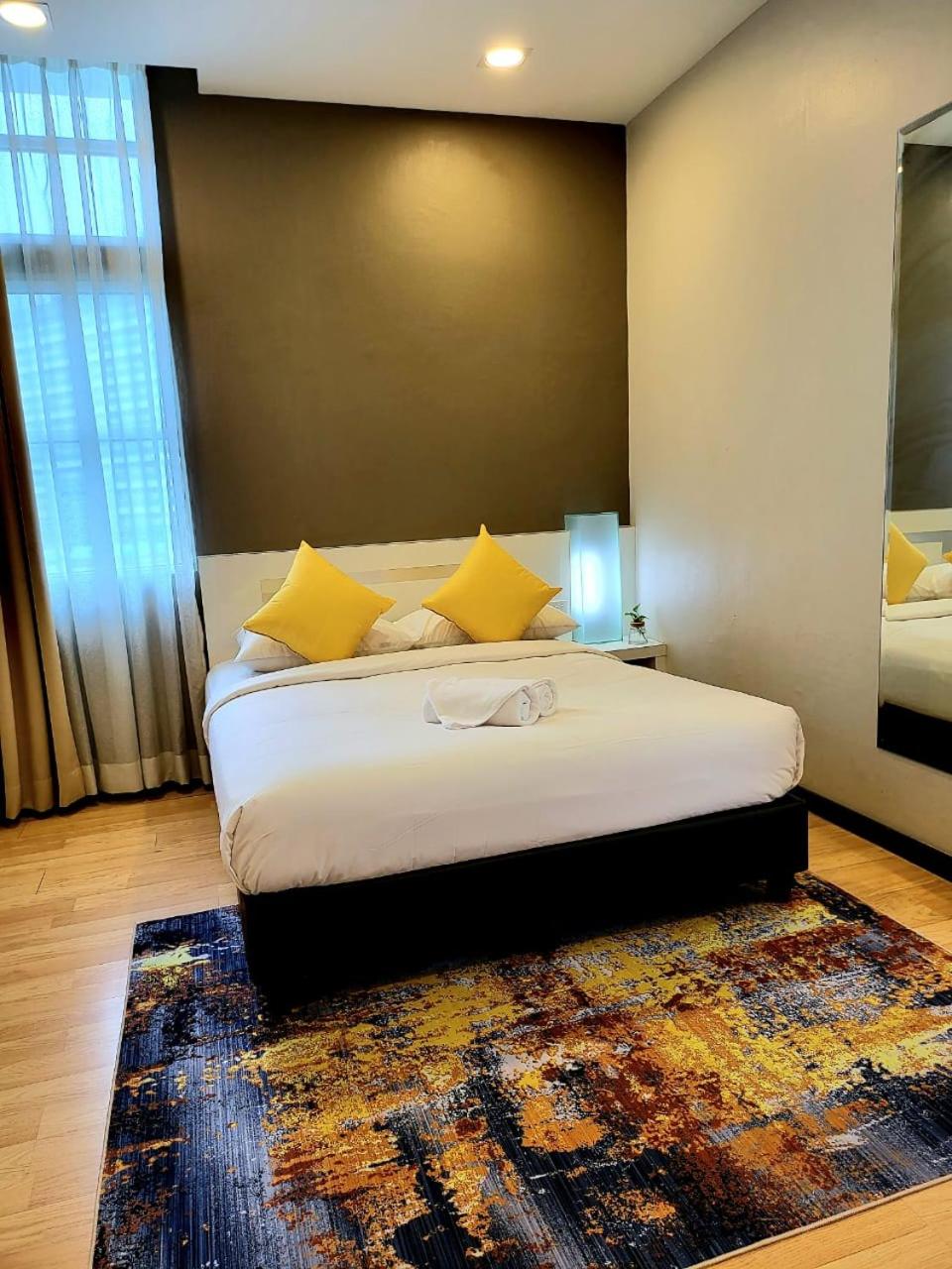 Premier Deluxe Queen Room photo 2