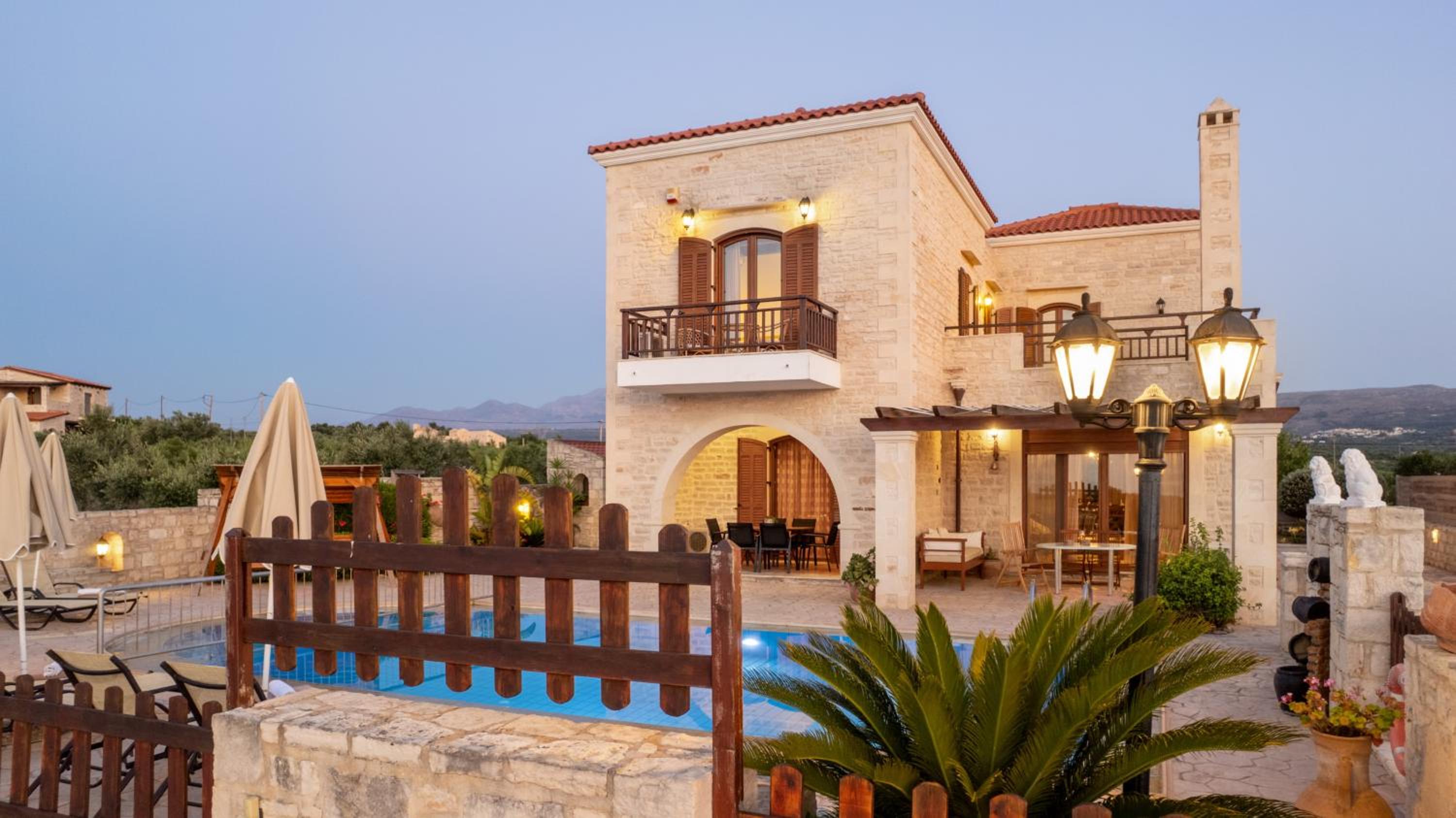 Villa with Four-Bedrooms photo 3