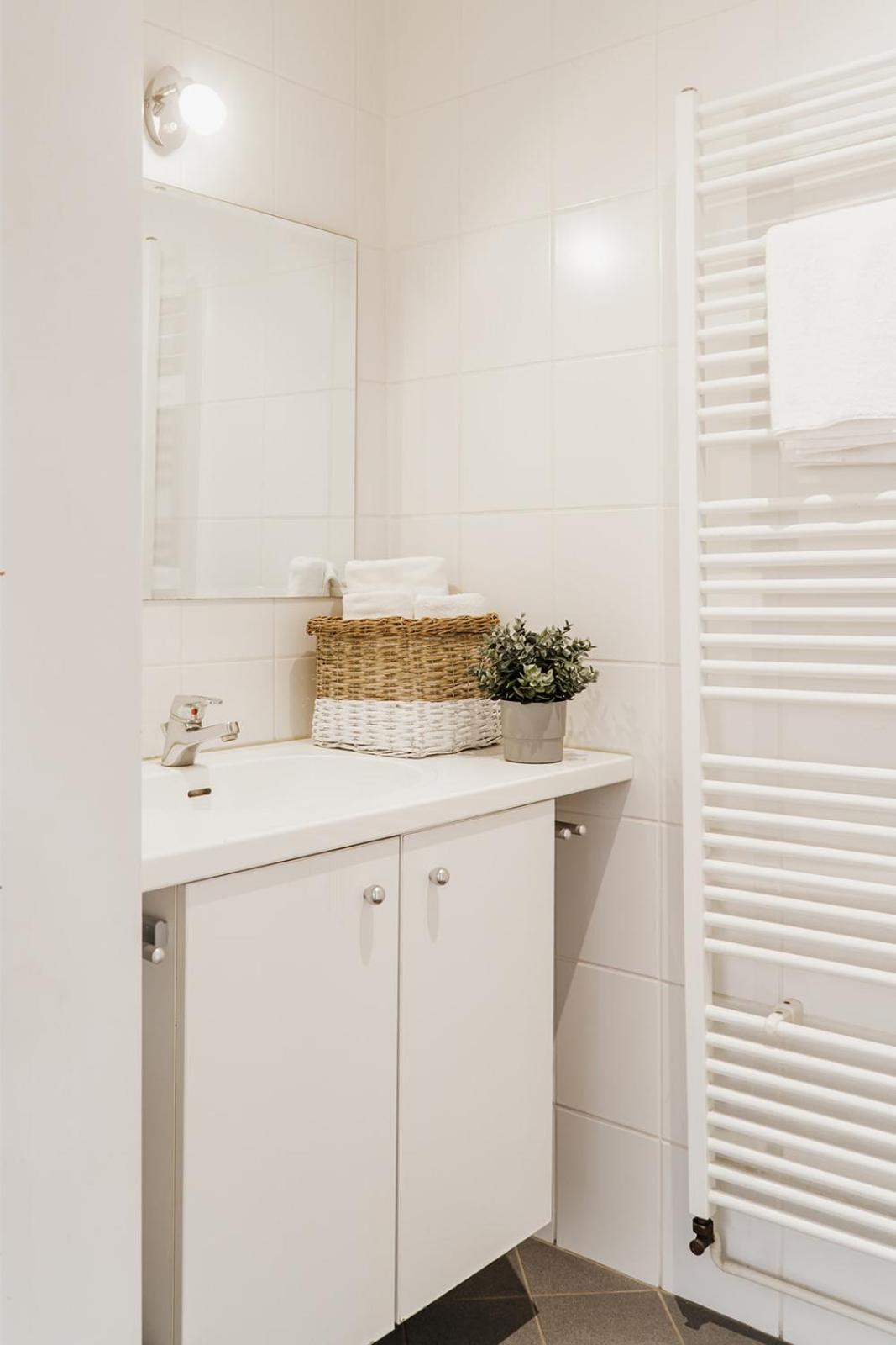 Studio Apartment - Photo 3