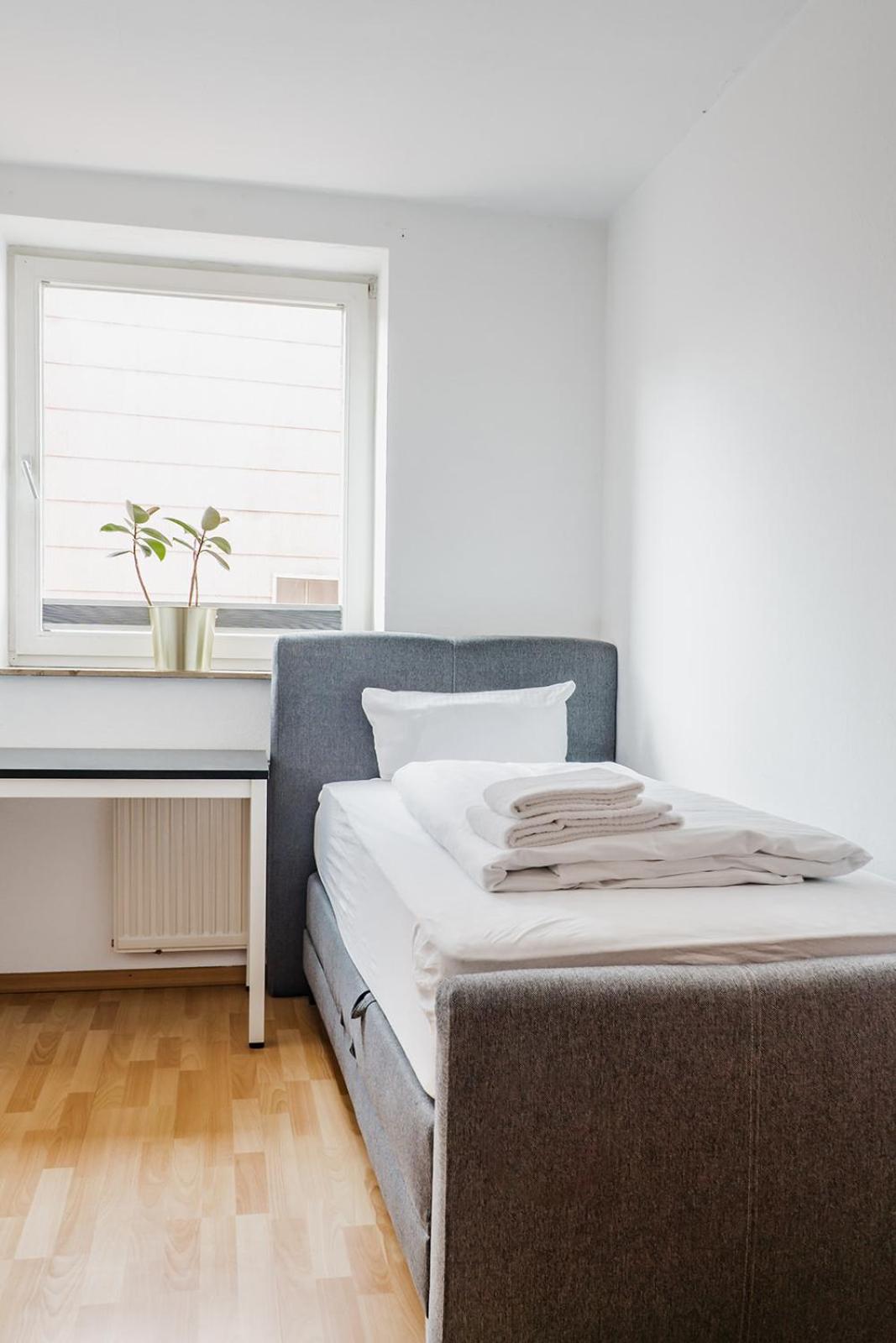 Studio Apartment - Photo 2