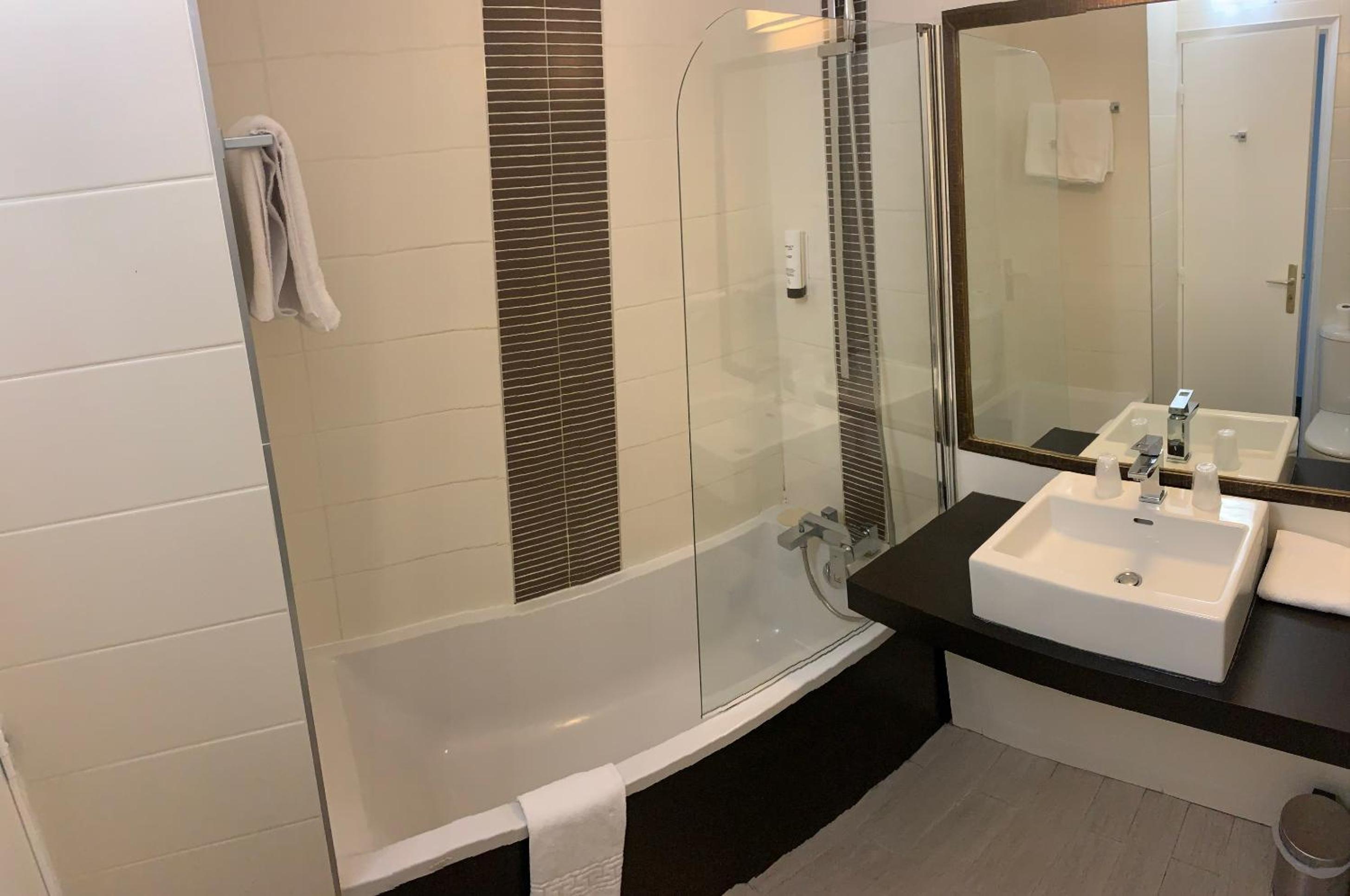 Twin Room - Photo 4