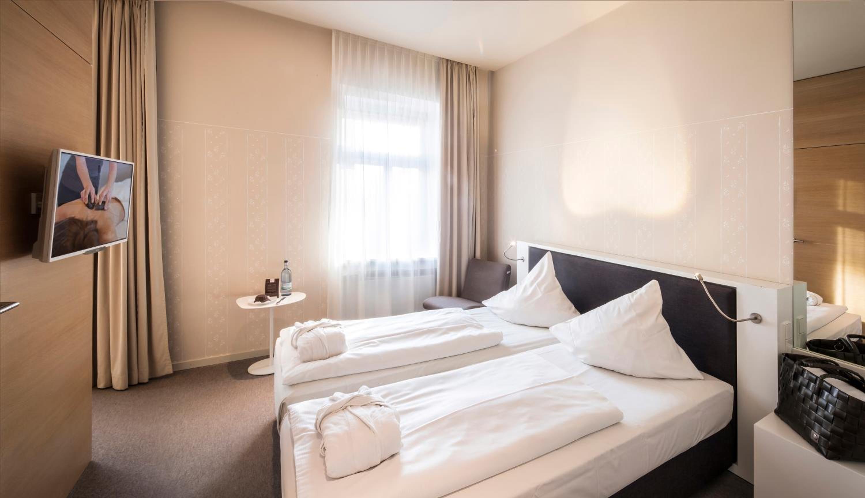 Standard Double Room - Photo 4