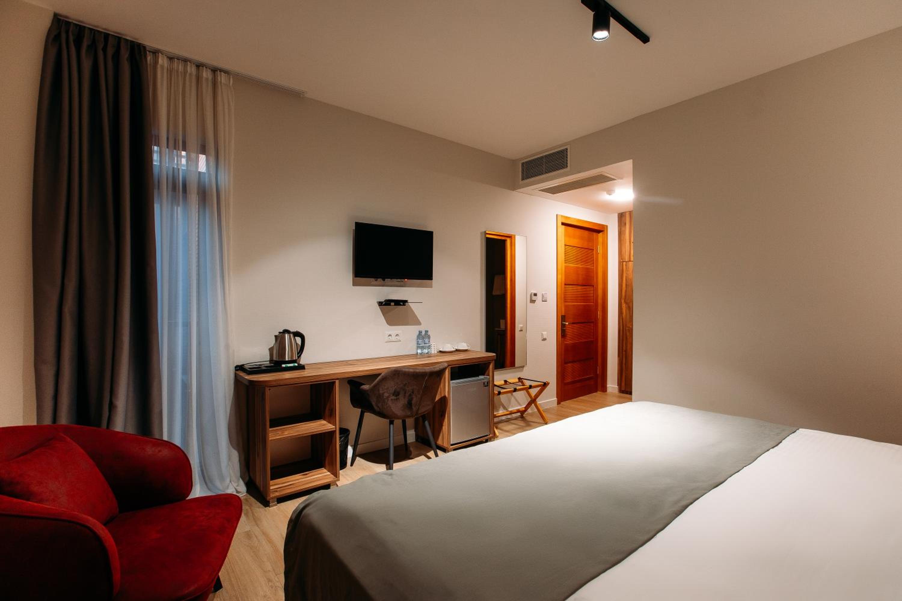Economy Double or Twin Room photo 2