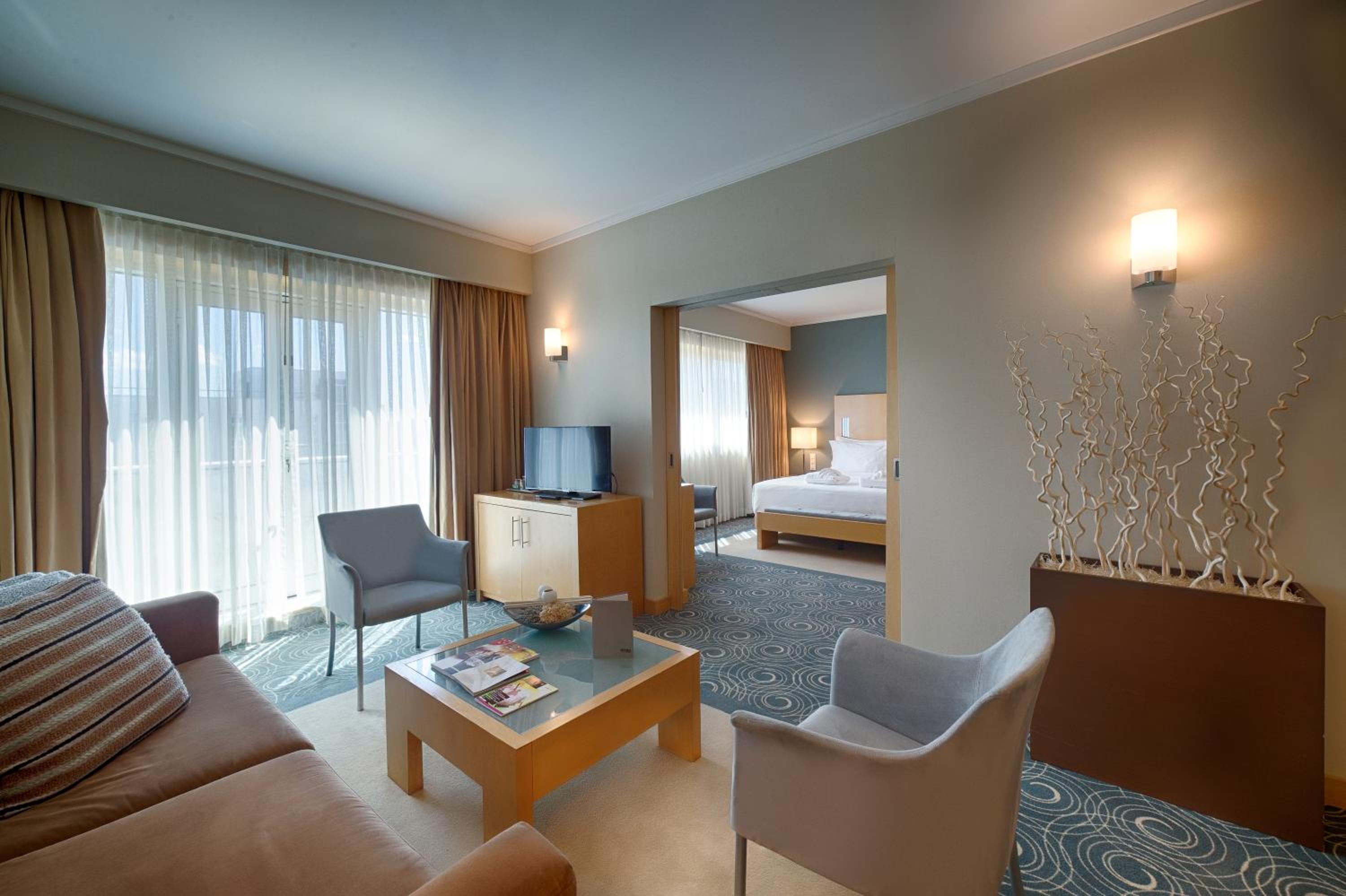 Suite - Photo 2